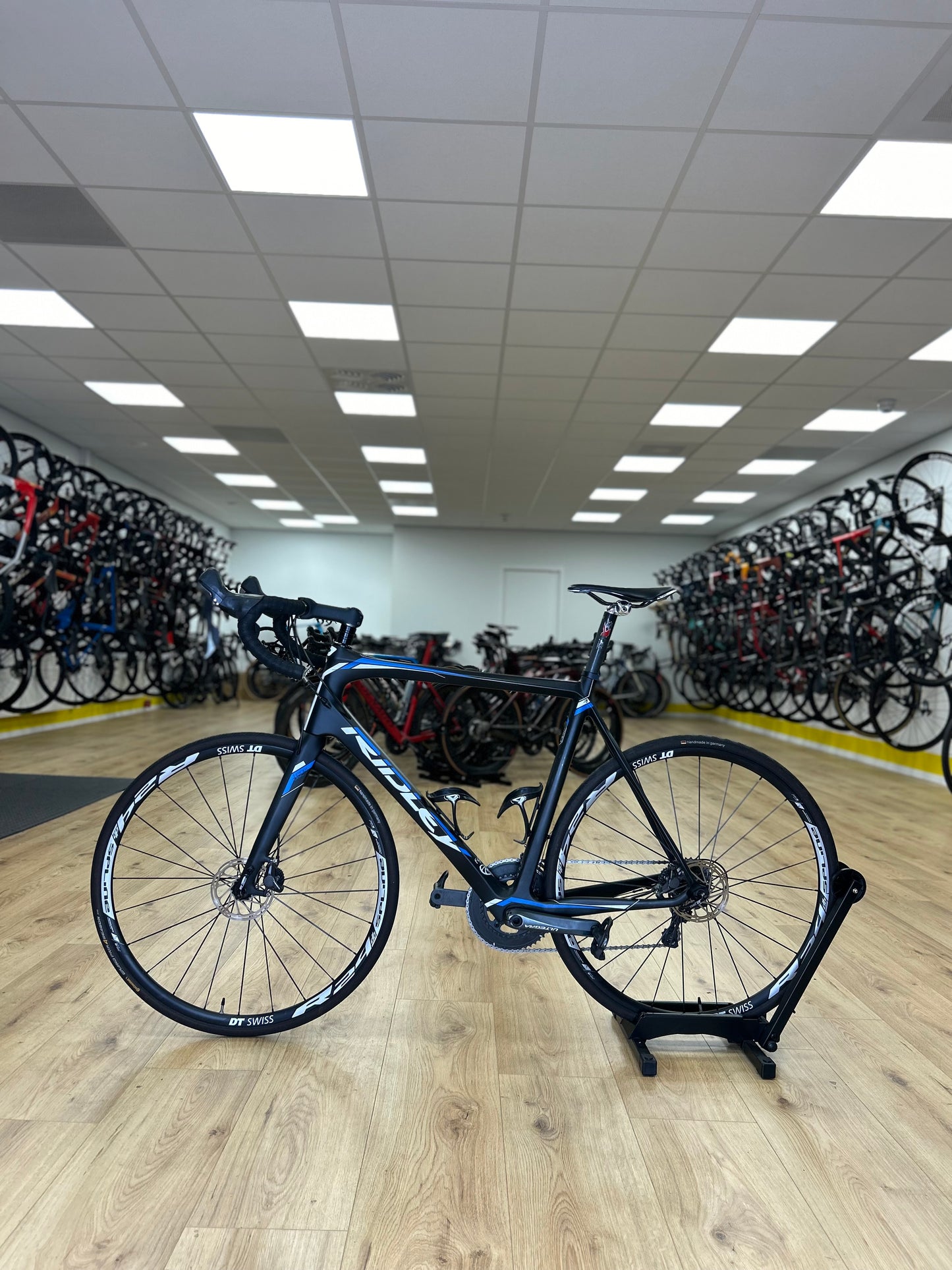Ridley Fenix Carbon Ultegra Disc Racefiets