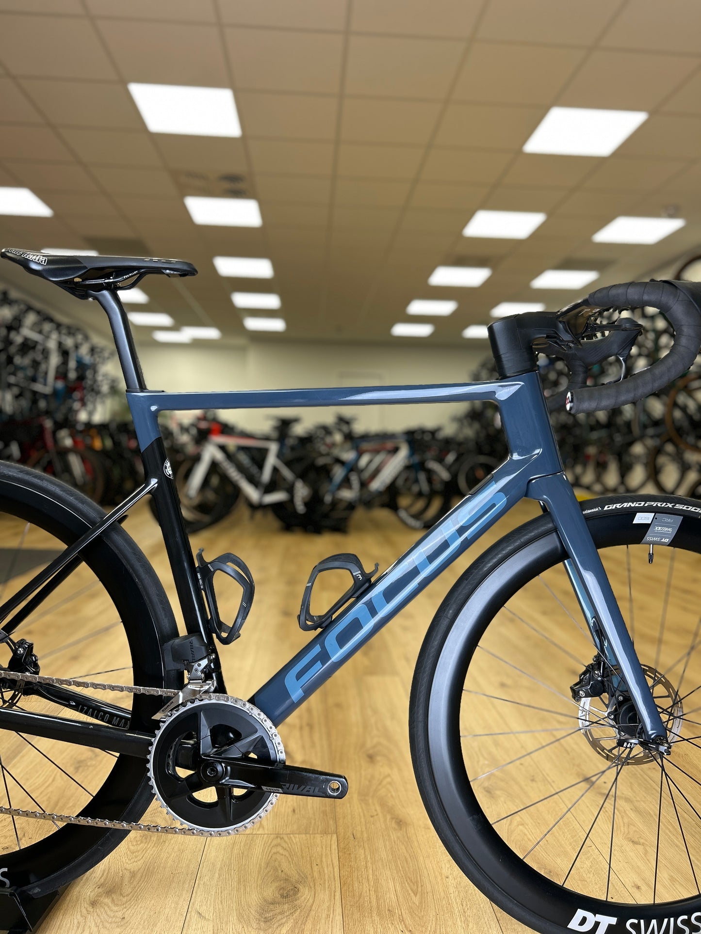 Focus Izalco MAX 9.7 AXS Carbon Racefiets