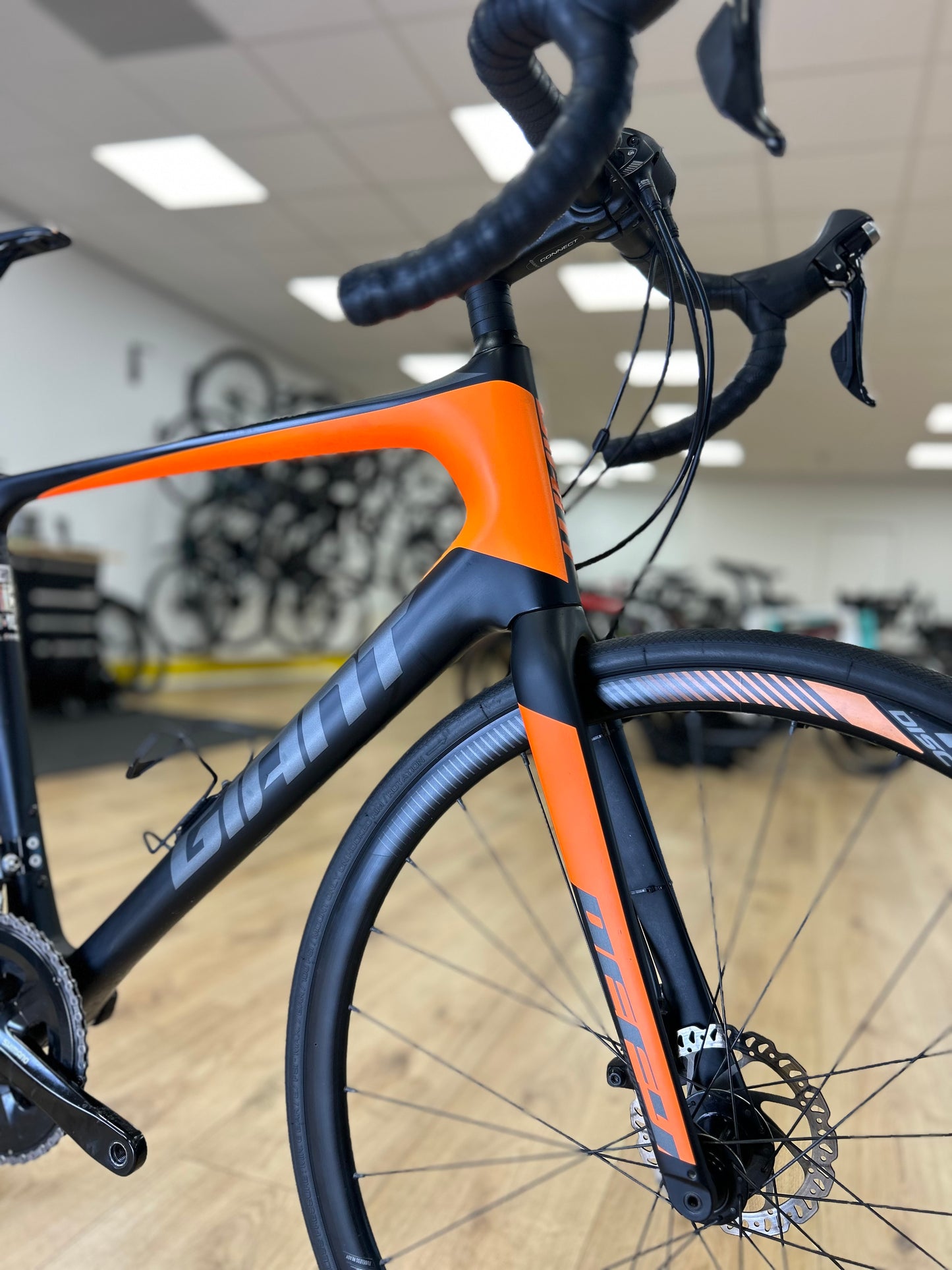 Giant Defy Carbon Disc Racefiets