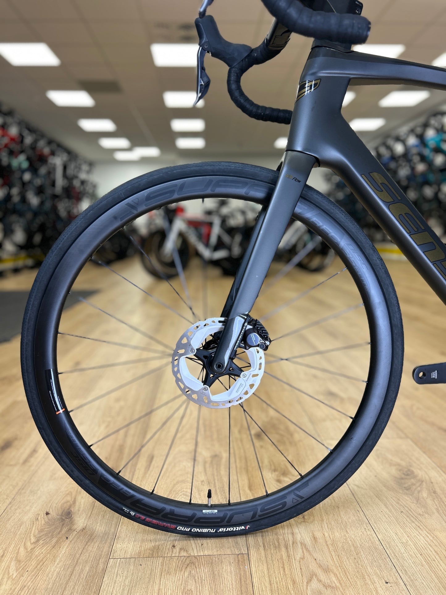 0km Showroom Model Sensa Giulia GF Di2 Carbon Racefiets