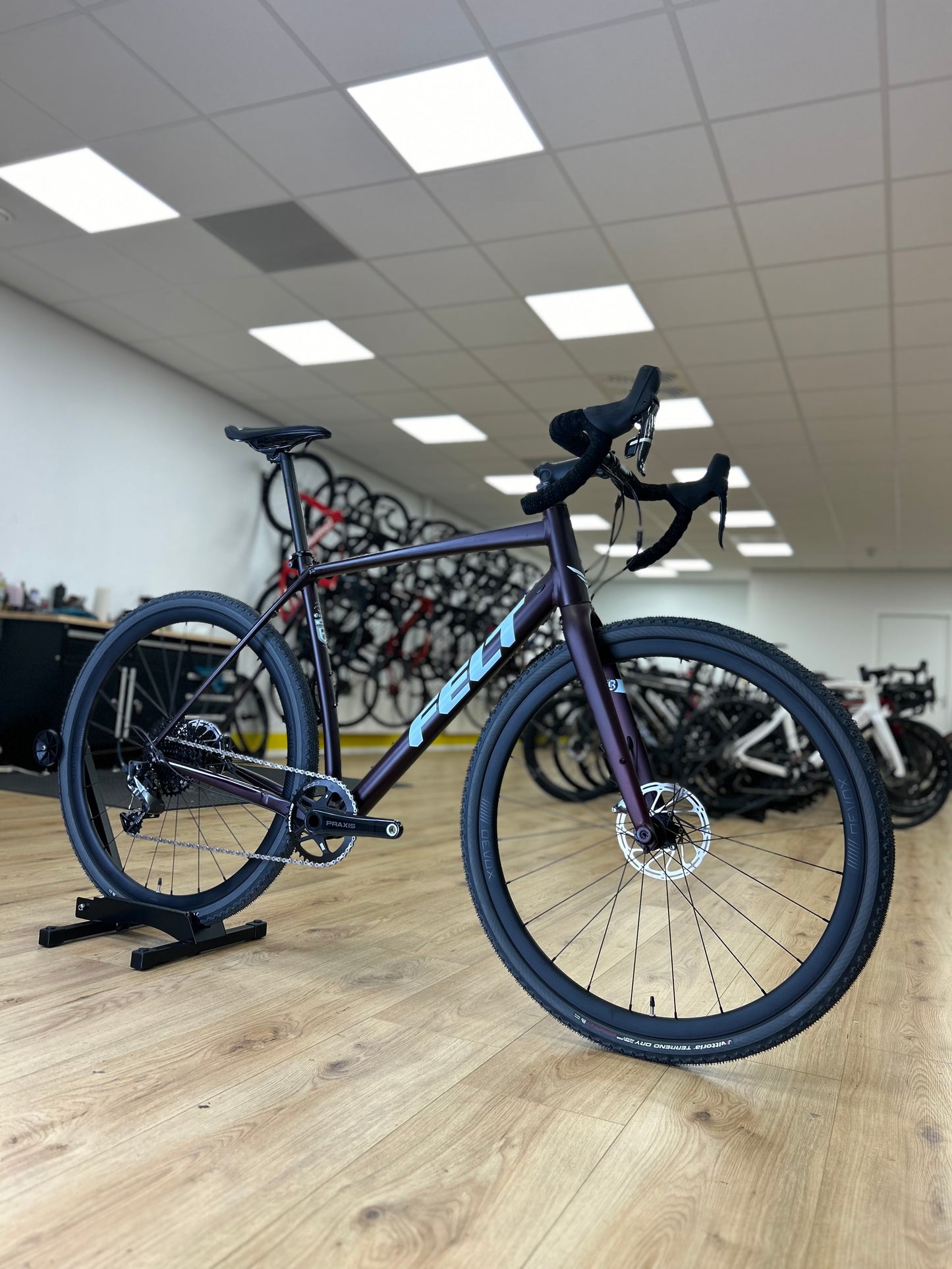 Showroom Model Felt Breed Disc Gravel