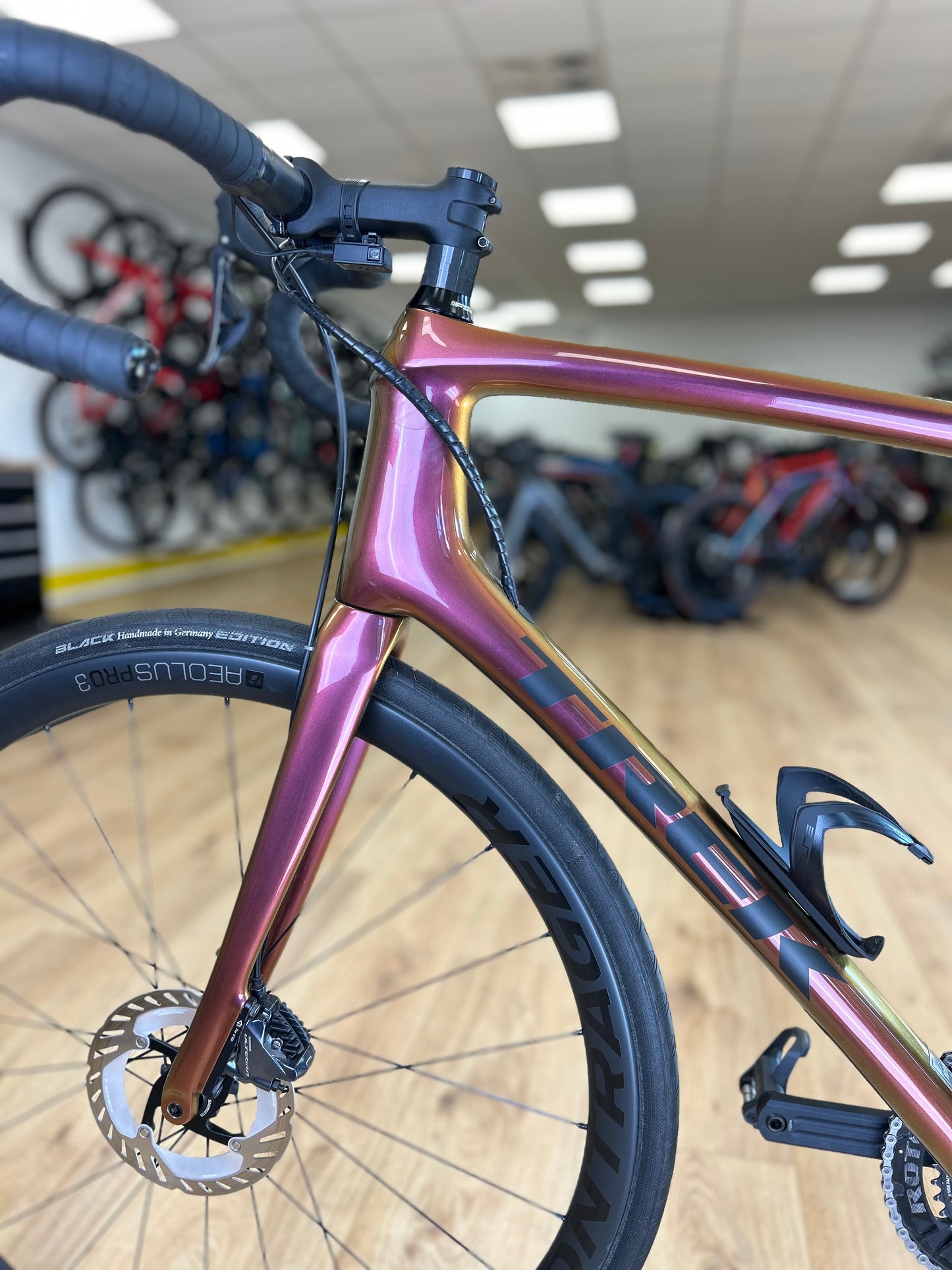 Chameleon Trek Emonda Slr7 Di2 Carbon Road Bike