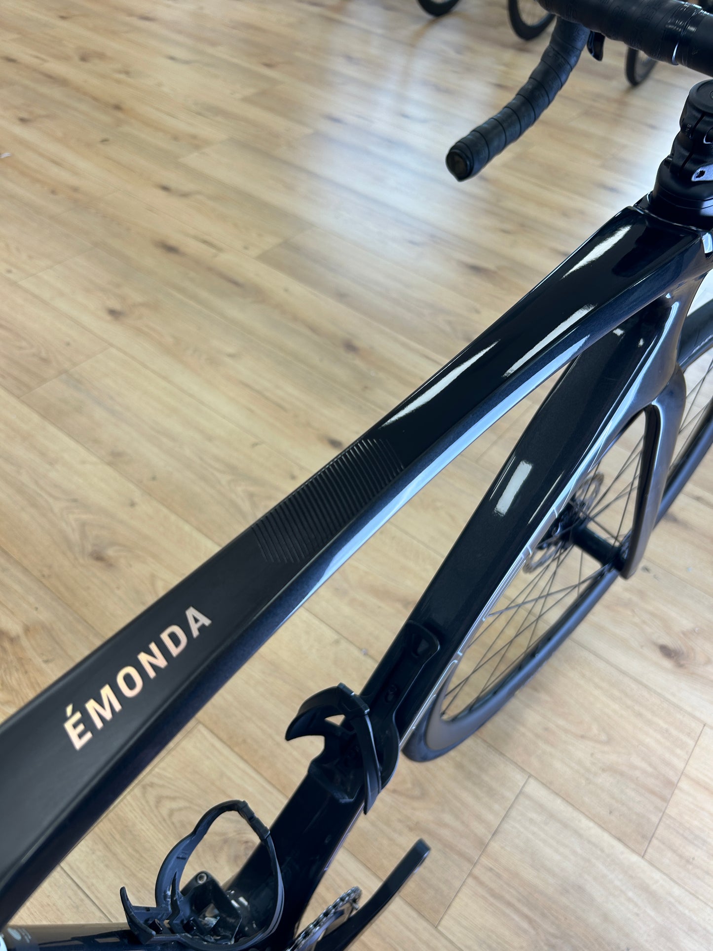 250km Trek Émonda SL6 Di2 Carbon Racefiets