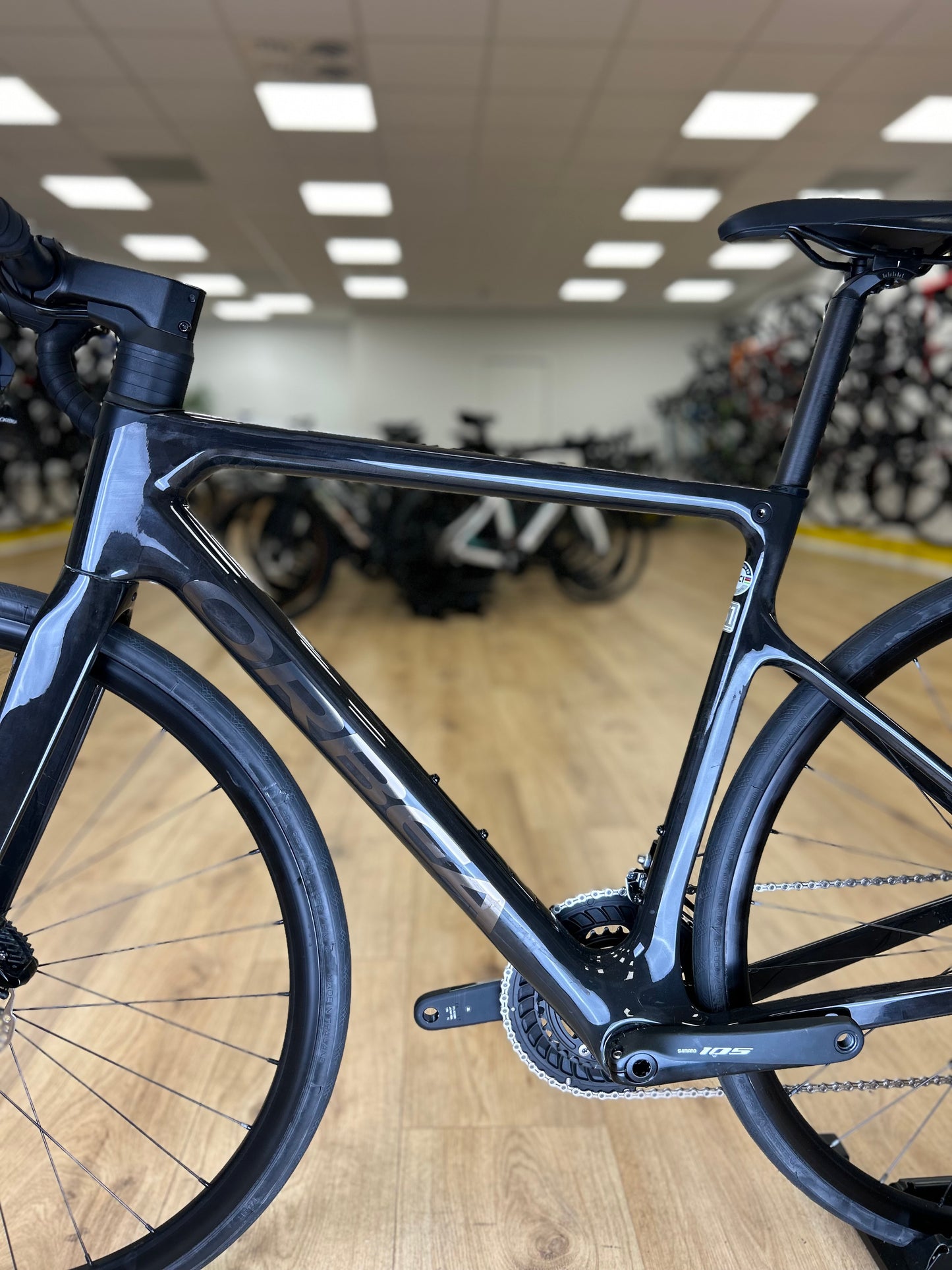 SHOWROOM MODEL Orbea Orca M30 Carbon Disc Racefiets