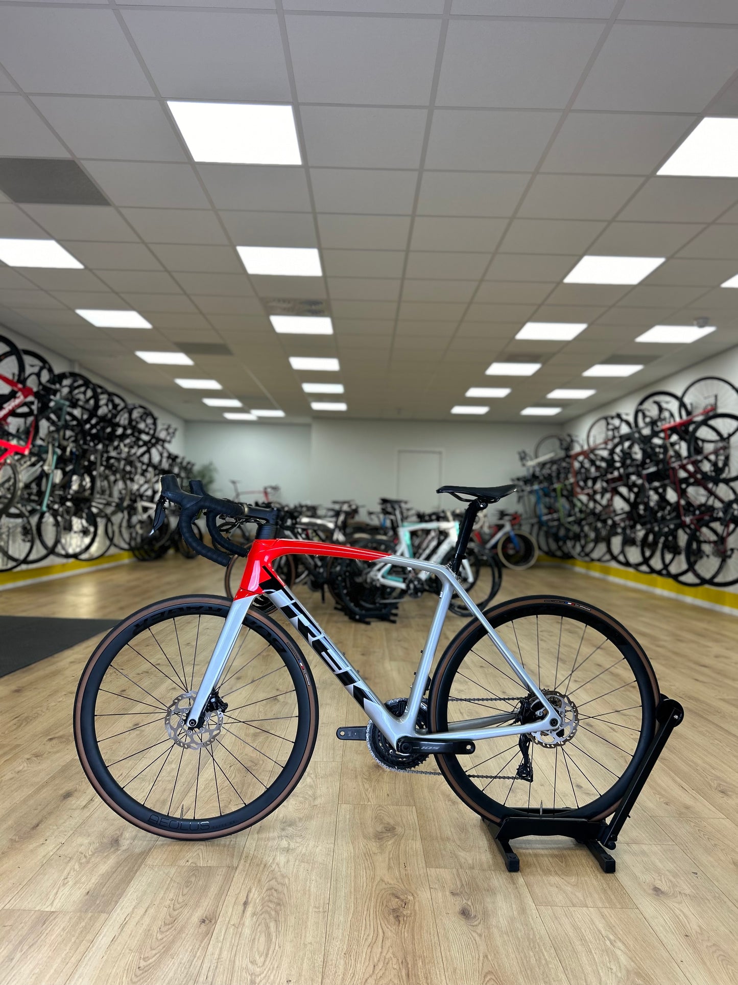 Trek Emonda SL6 Di2 Carbon Disc Racefiets