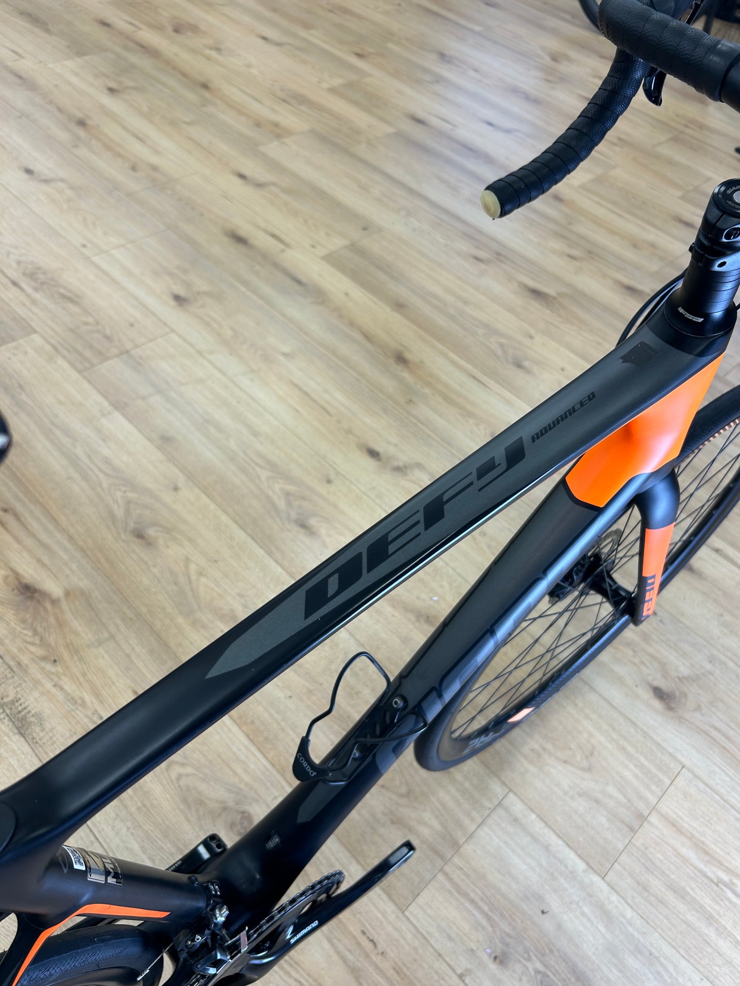 Giant Defy Carbon Disc Racefiets