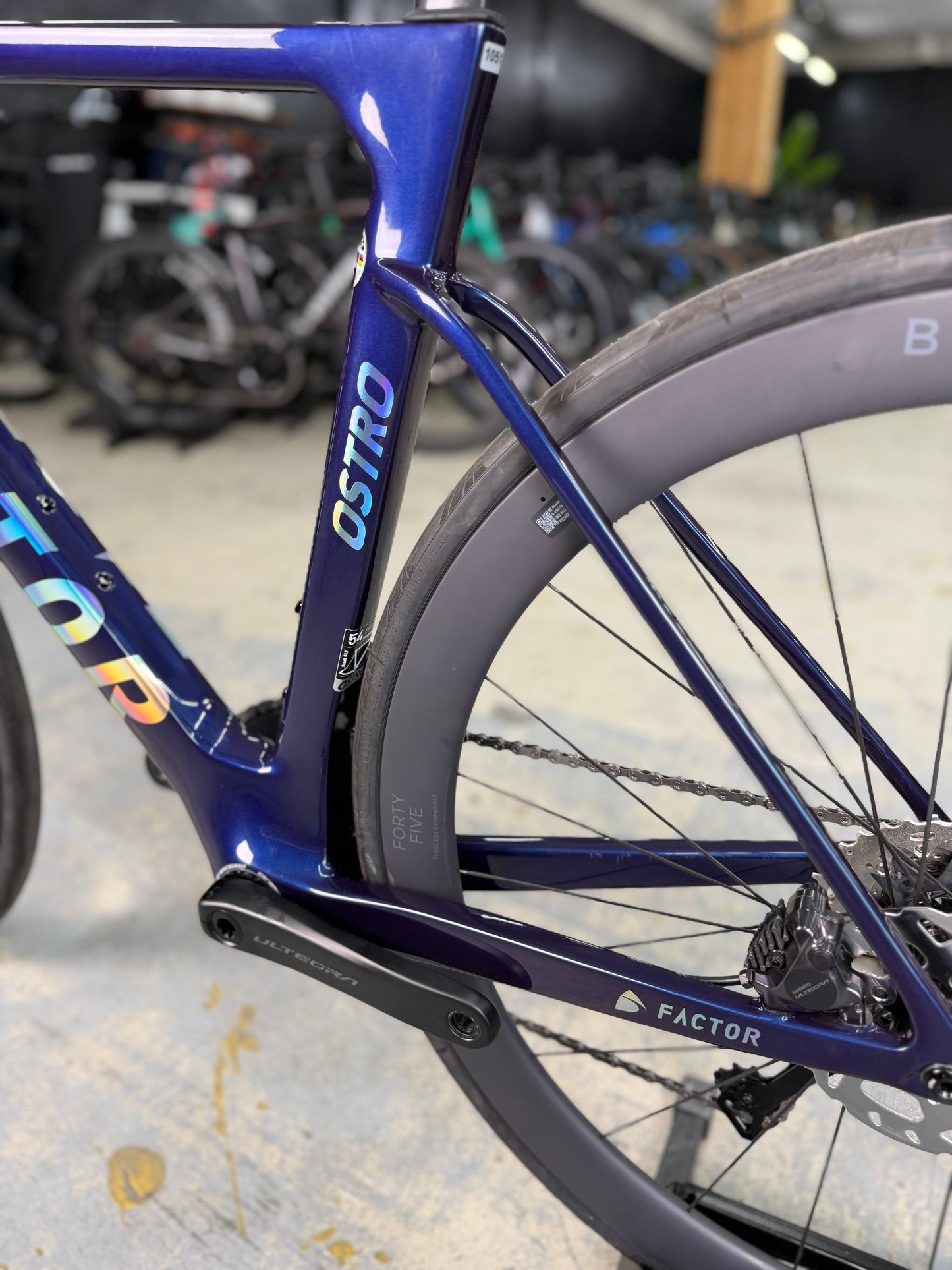 NIEUW Factor Ostro VAM Di2 Carbon Racefiets