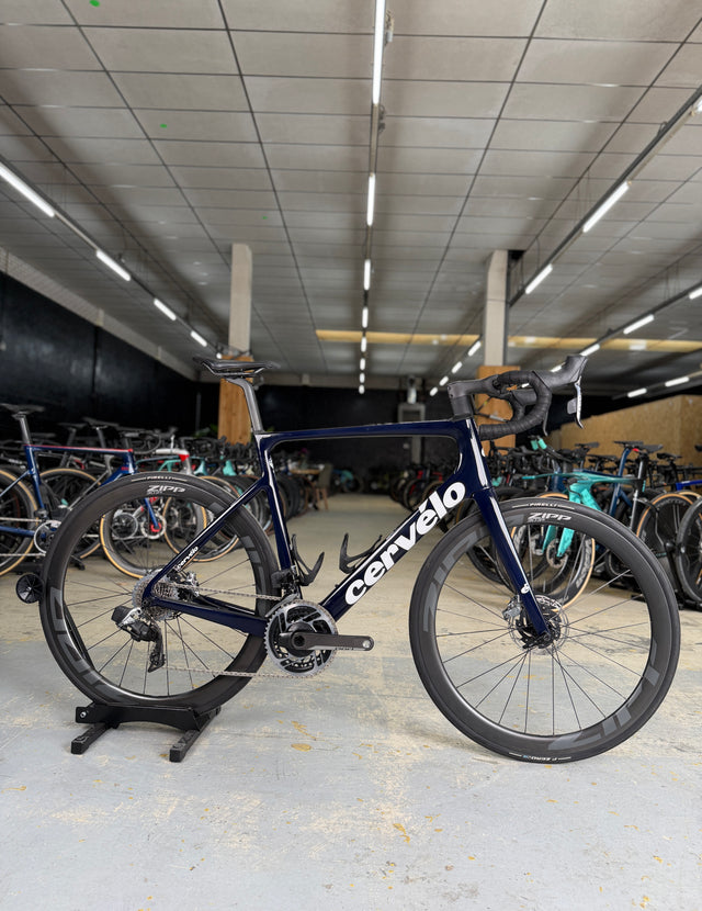 Cervélo Caledonia-5 Red eTap Carbon Road Bike