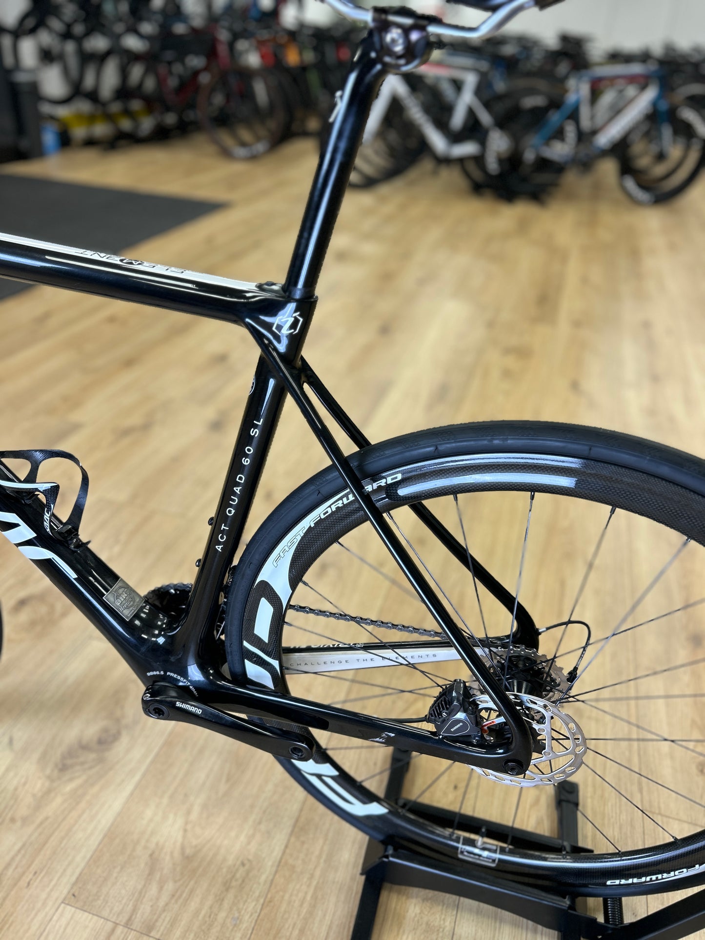 Isaac Element Carbon Racefiets