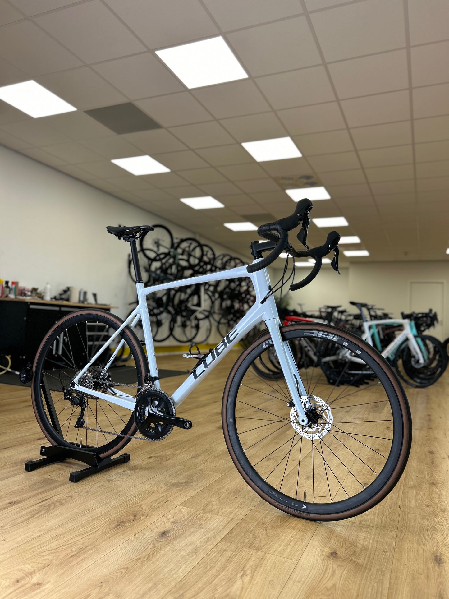 Cube Attain Carbon Disc Racefiets