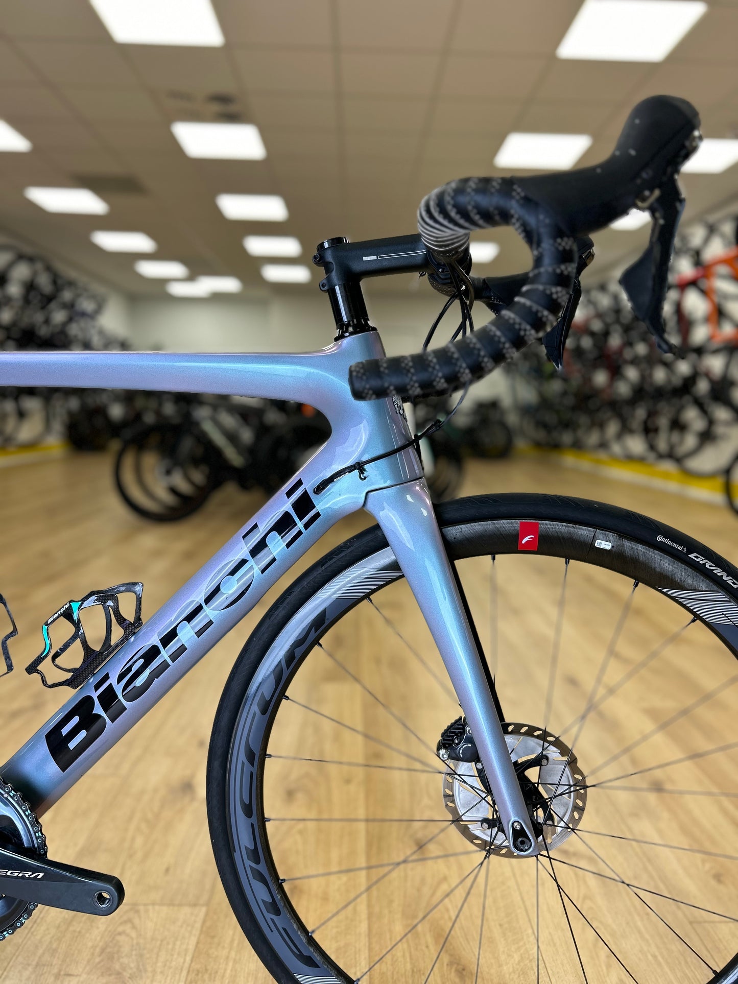 2500km Bianchi Aria Ultegra Carbon Disc Racefiets