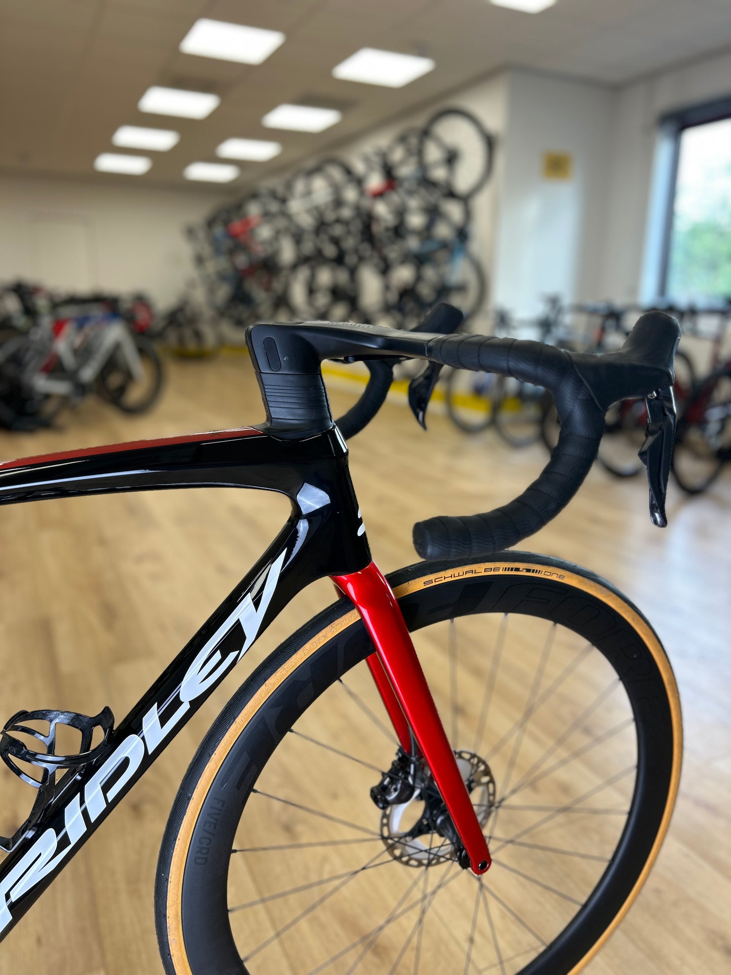 500km Ridley Fênix Slic Di2 Carbon Racefiets