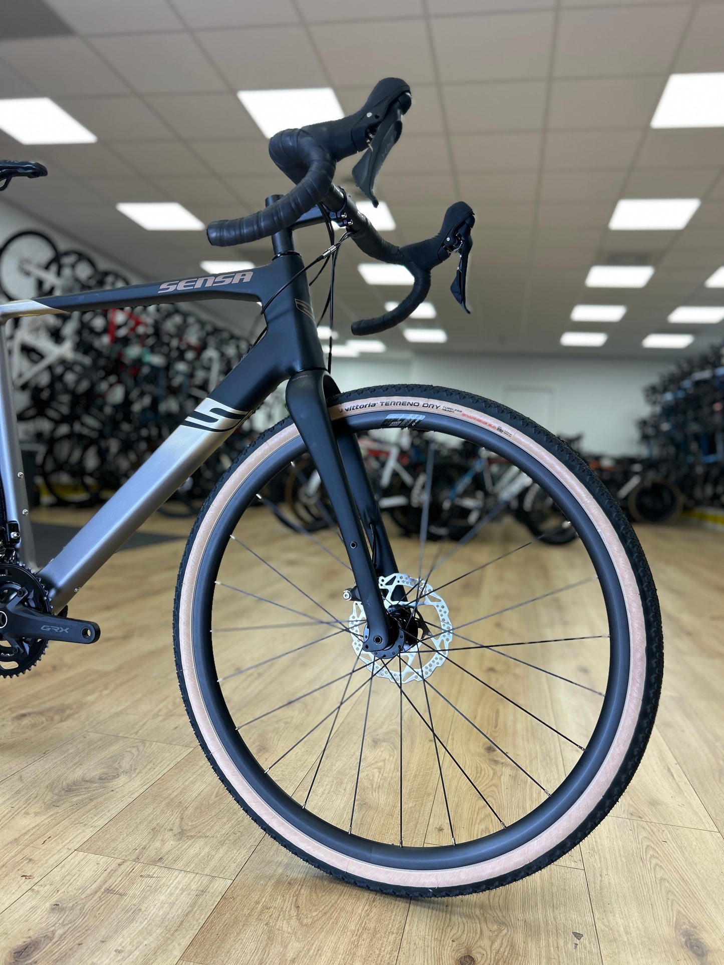 0km Showroom Model Sensa Giulia Elite Gravel