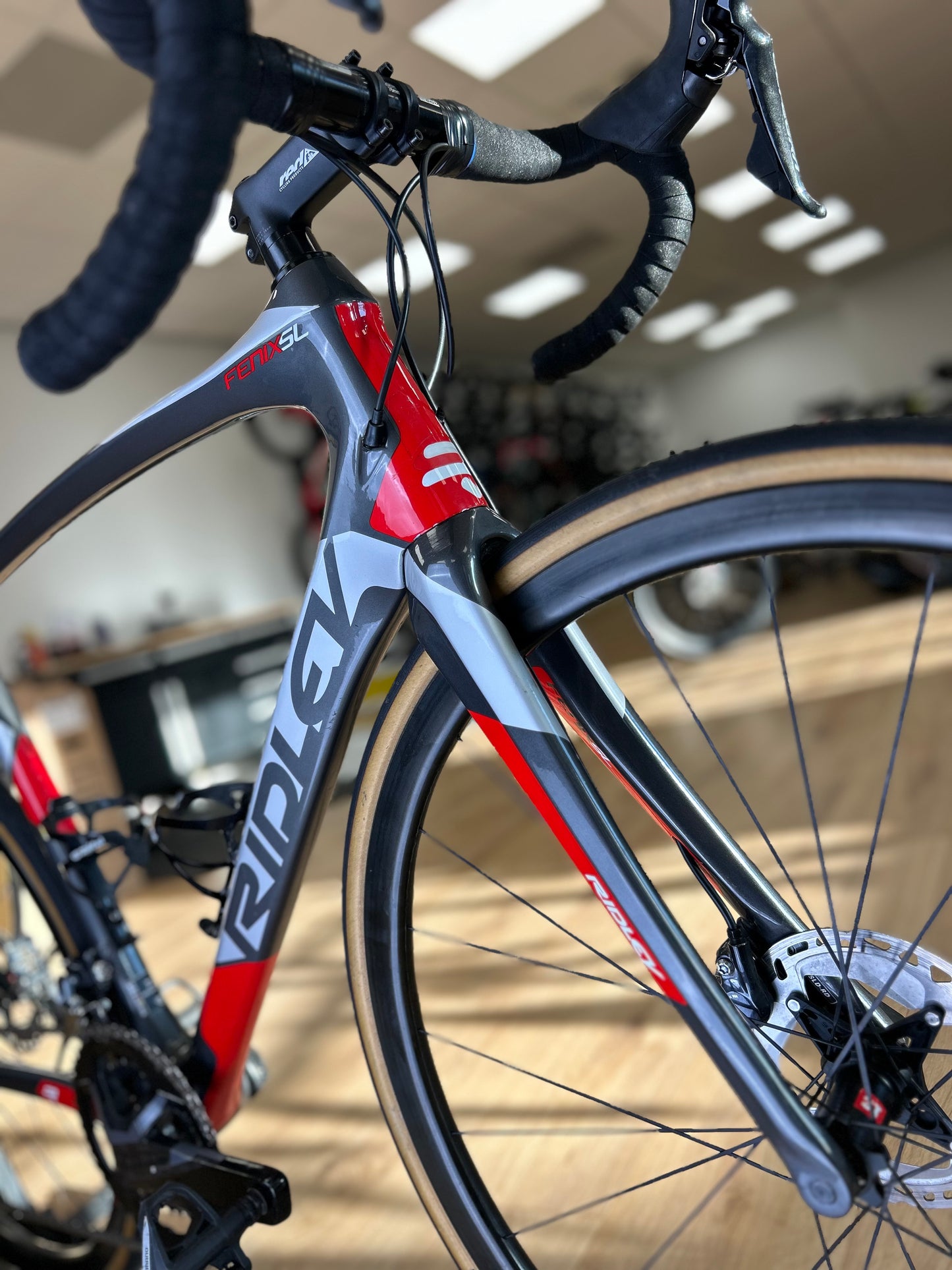 Ridley Fenix Carbon Ultegra Disc Racefiets