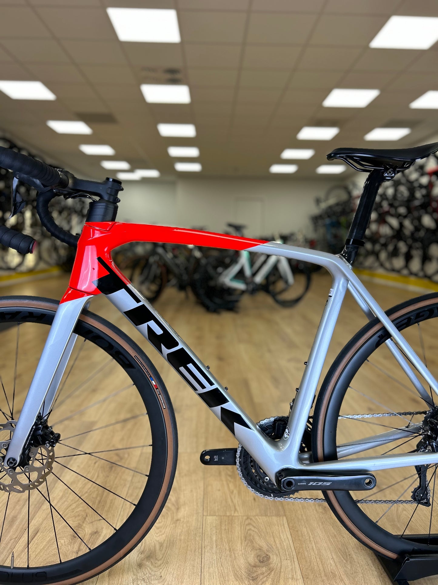 Trek Emonda SL6 Di2 Carbon Disc Racefiets