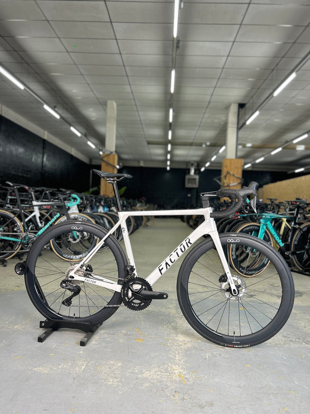 Showroom Factor O2 Di2 Carbon Racefiets