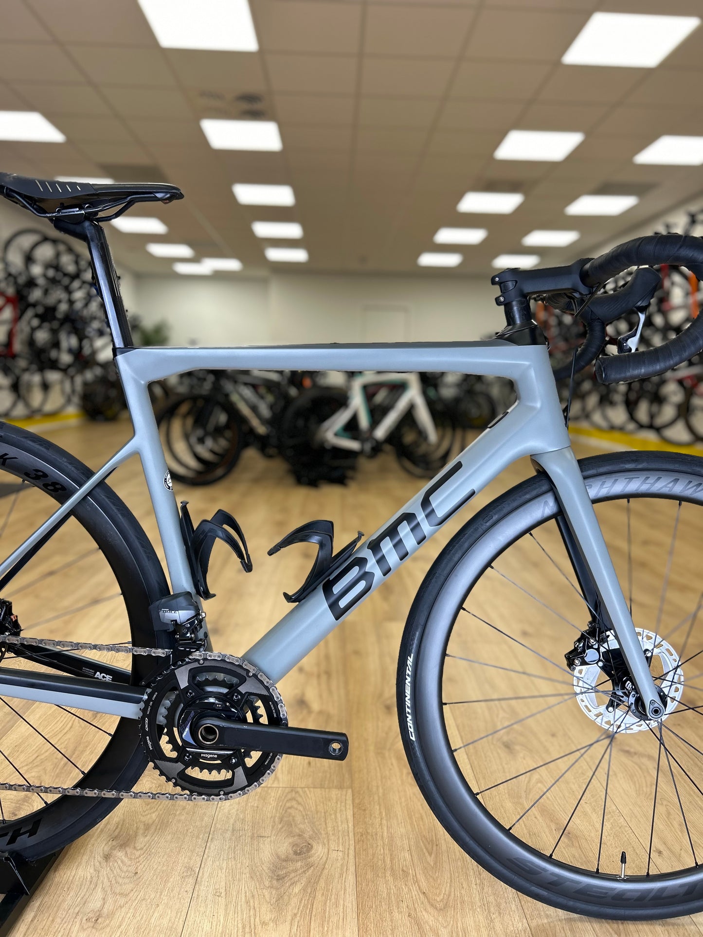 2000KM BMC TeamMachine AXS PM Carbon Disc Race Bike