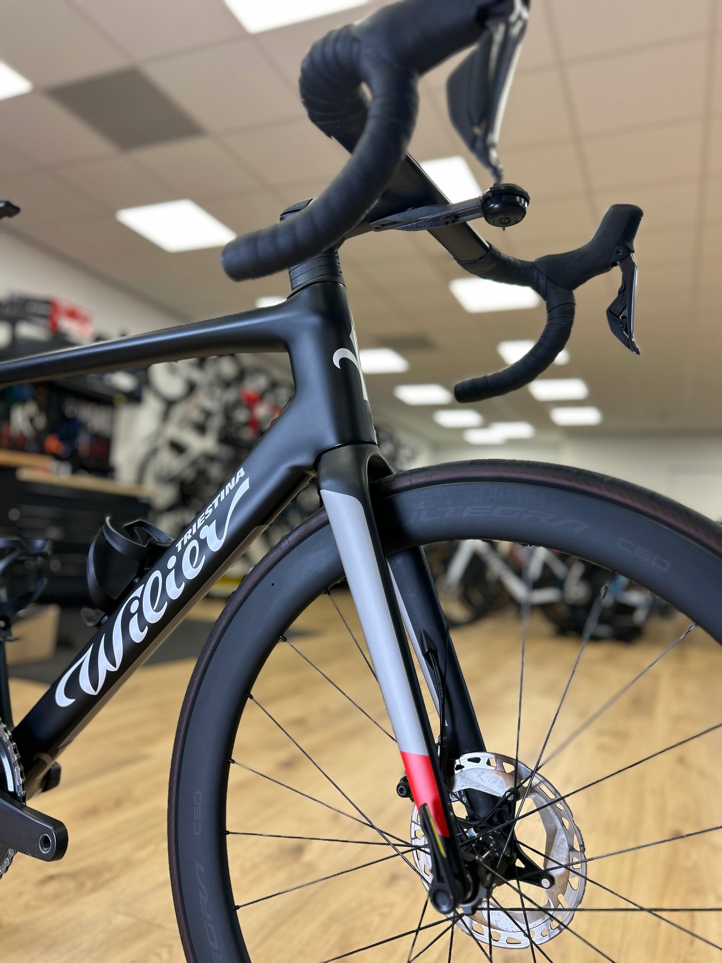 2000km Wilier Filante SLR Di2 Carbon Racefiets