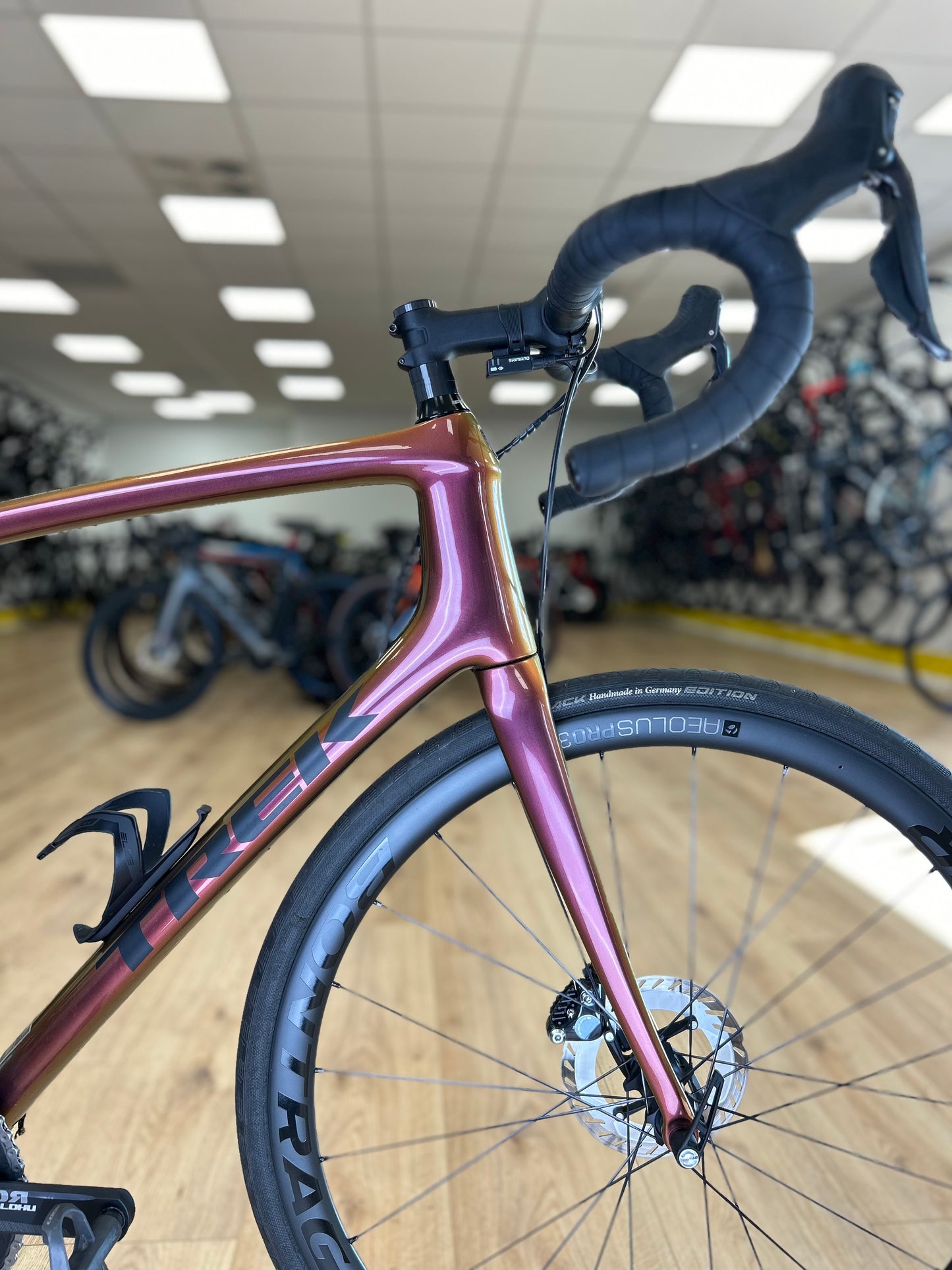 Chameleon Trek Emonda Slr7 Di2 Carbon Road Bike