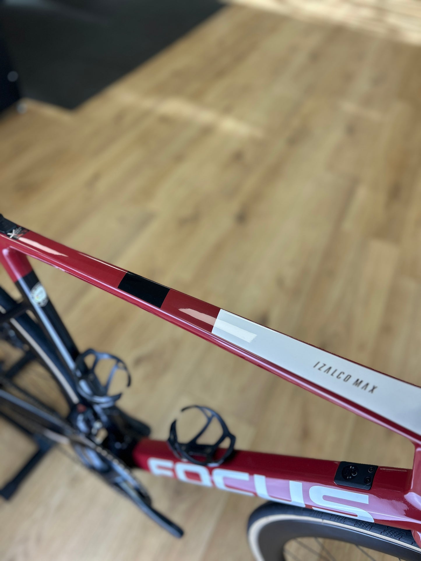 Focus Izalco Max 9.8 Di2 Carbon Racefiets