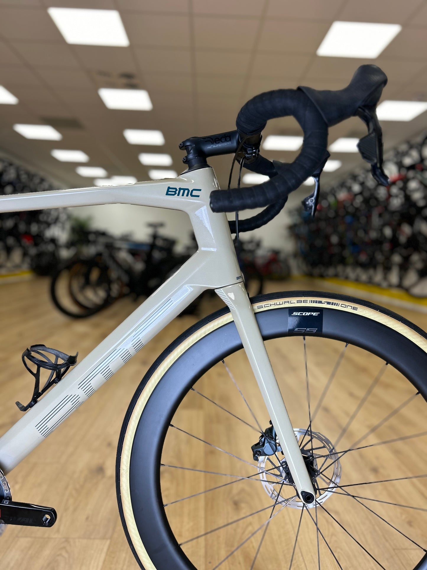 BMC Road Machine AXS Carbon Disc Racefiets