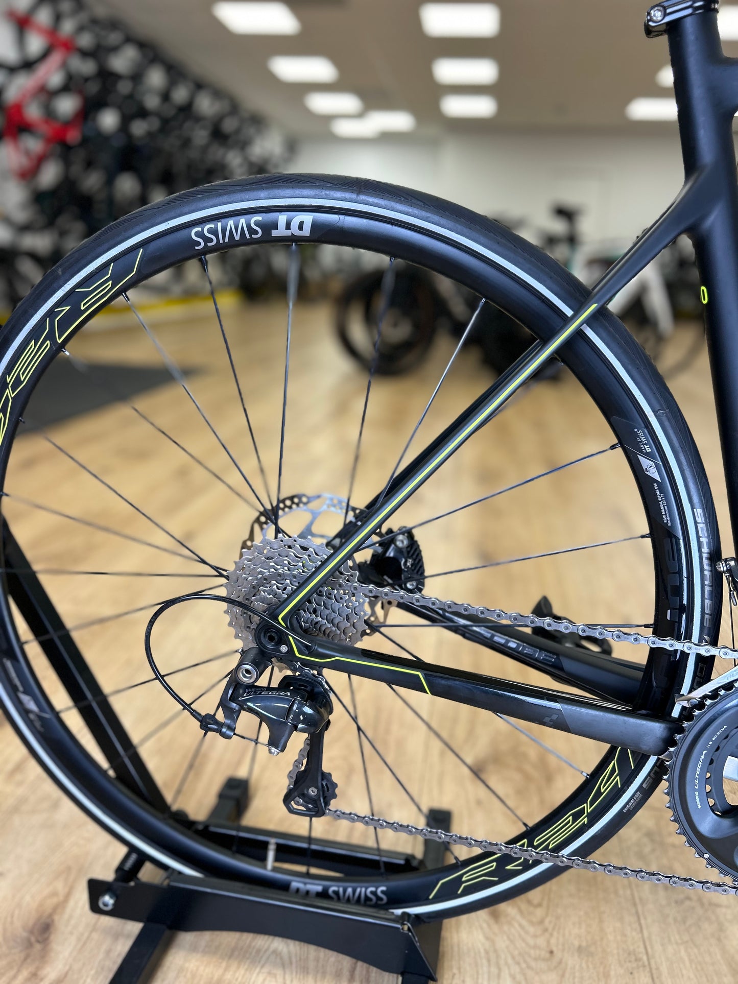 Cube Attain Carbon Disc Racefiets