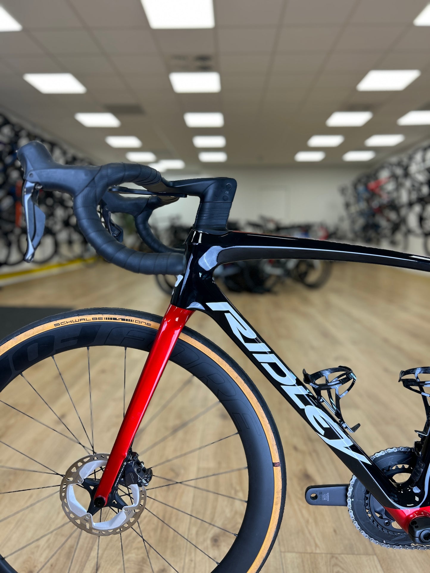 500km Ridley Fênix Slic Di2 Carbon Racefiets