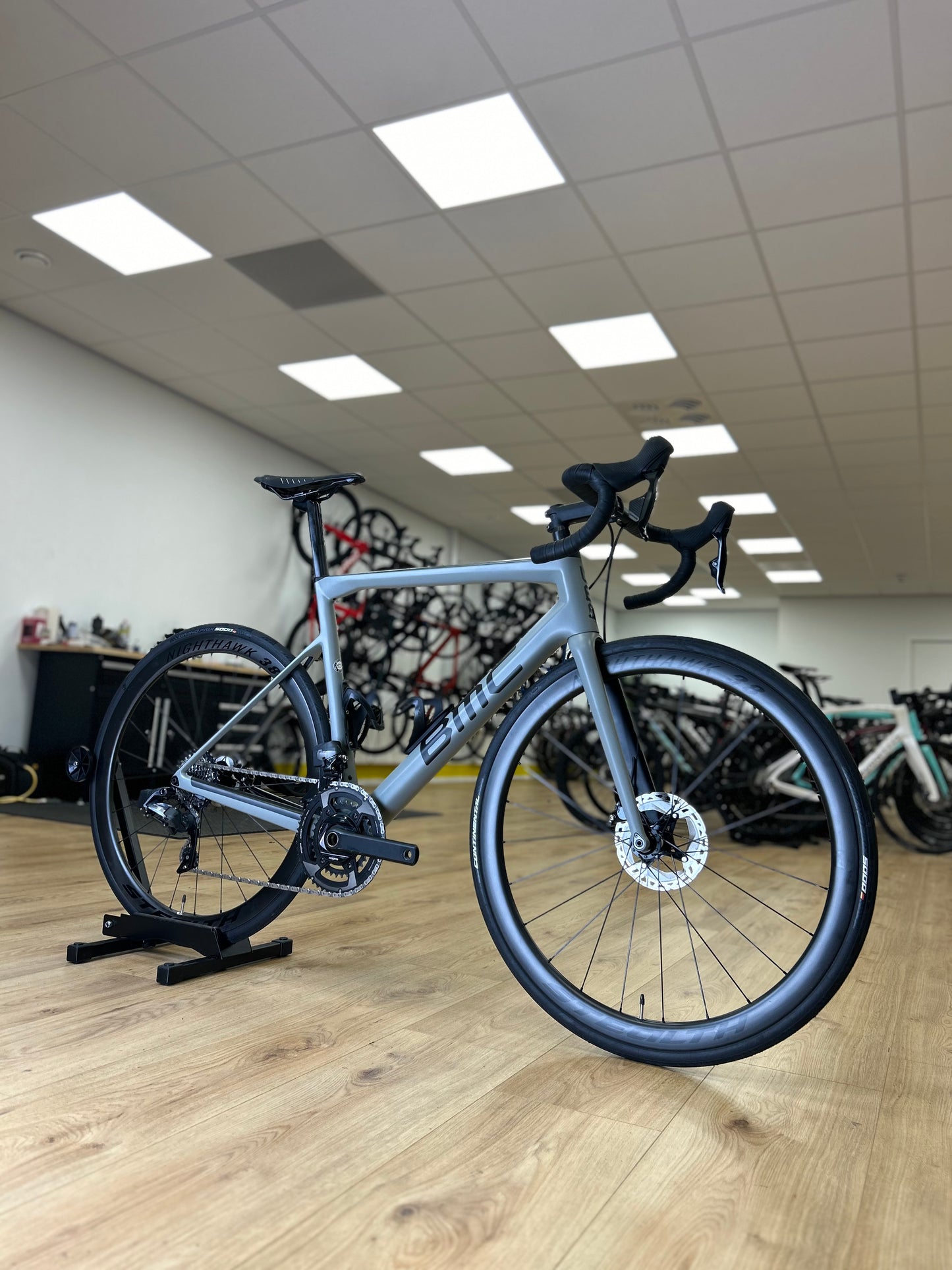 2000KM BMC TeamMachine AXS PM Carbon Disc Race Bike