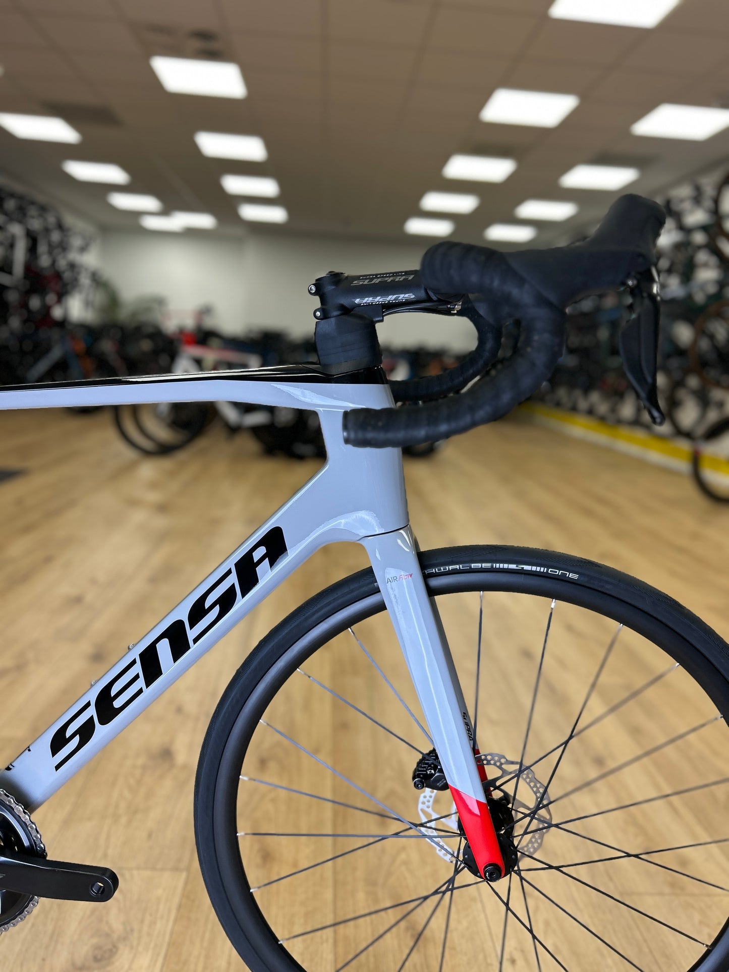 0km Showroom Model Sensa Giulia Di2 Carbon Racefiets