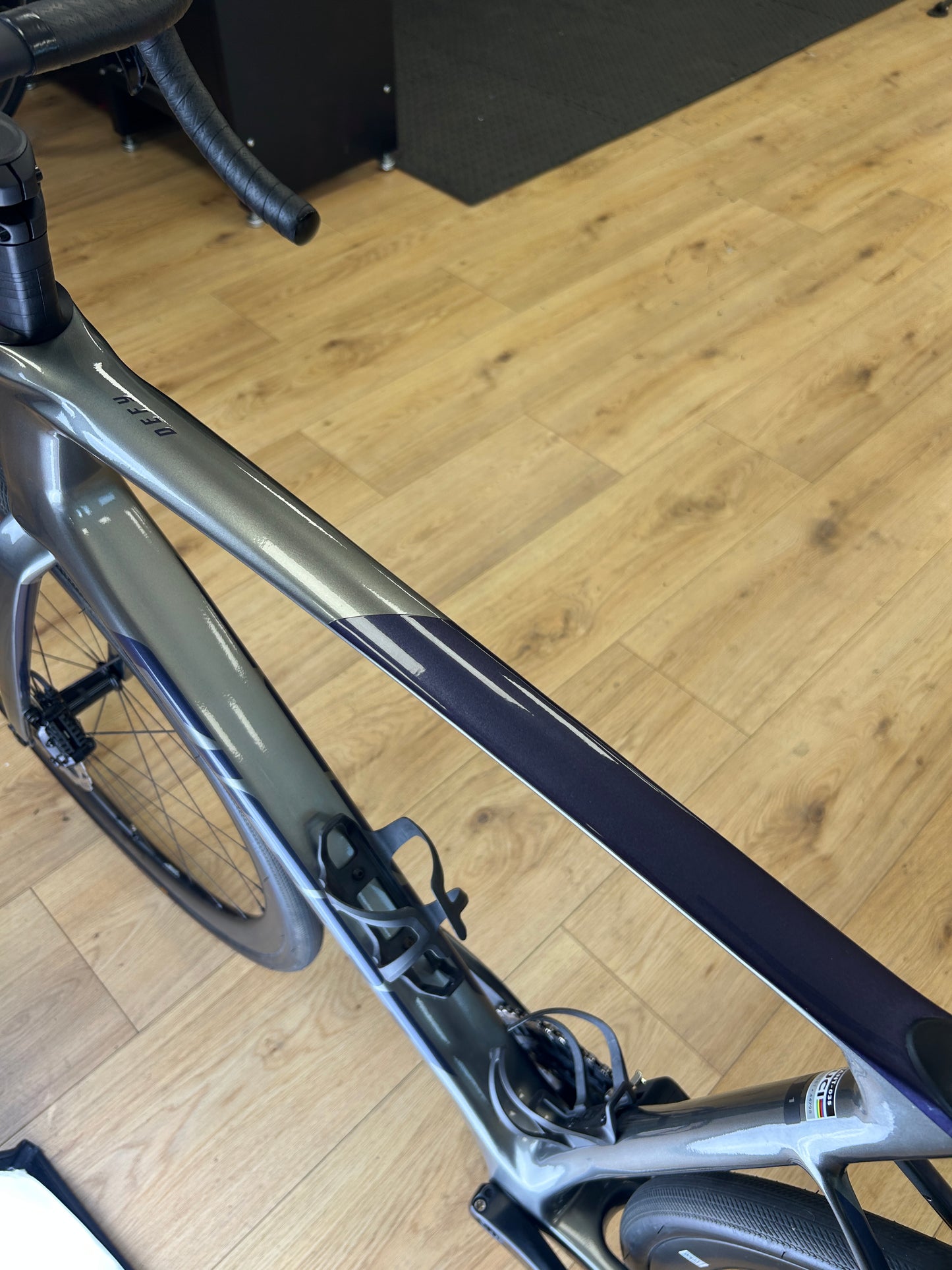 Giant Defy Advanced Di2 Carbon Racefiets