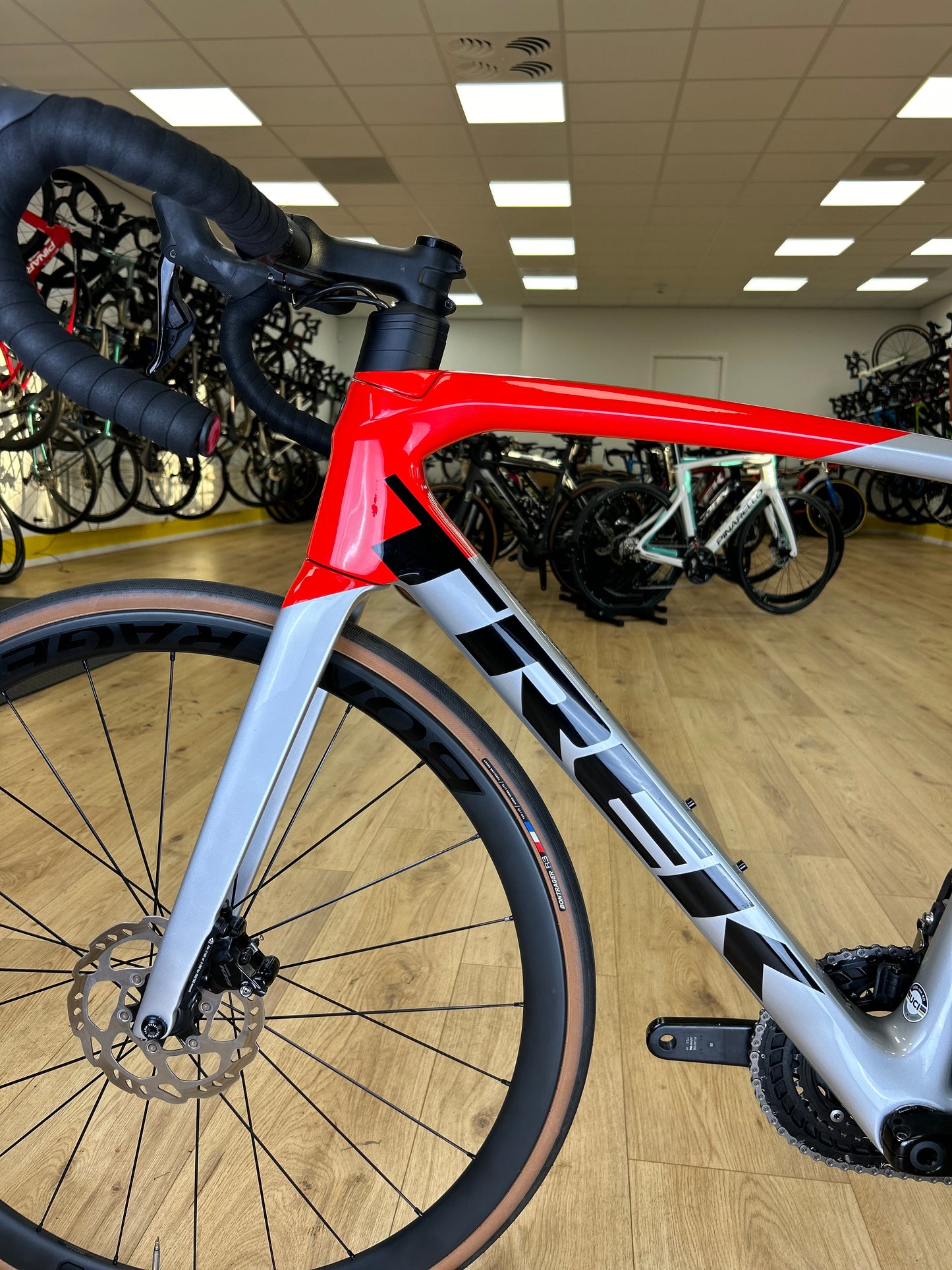 Trek Emonda SL6 Di2 Carbon Disc Racefiets