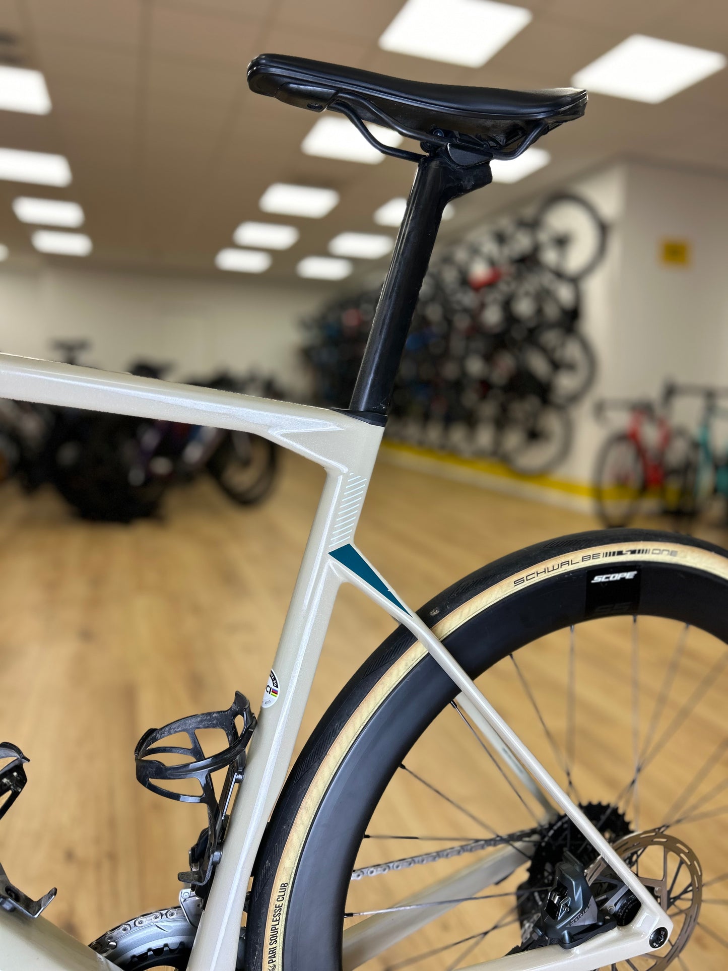 BMC Road Machine AXS Carbon Disc Racefiets