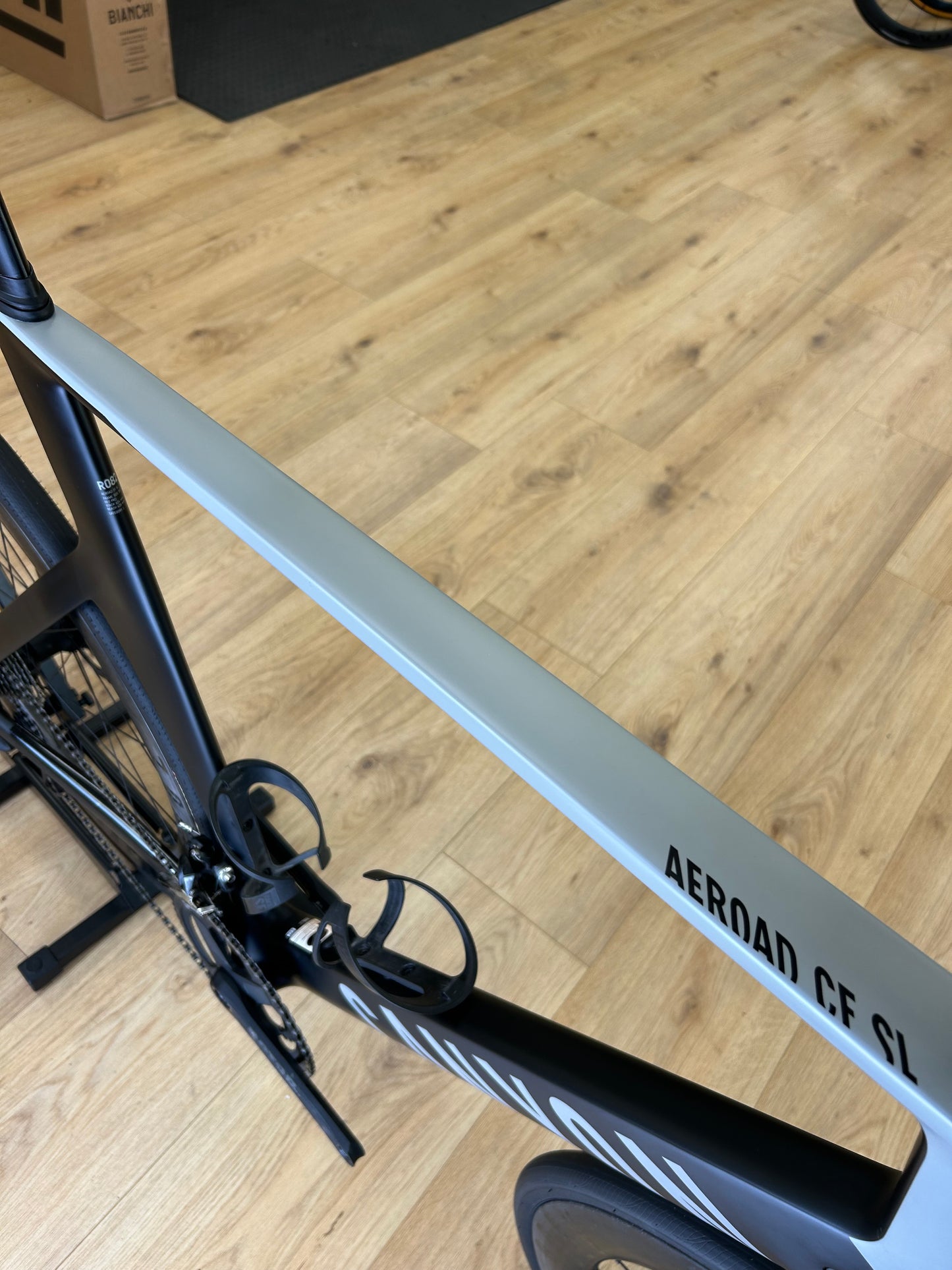 XXL Canyon Aeroad Carbon Disc Road Bike