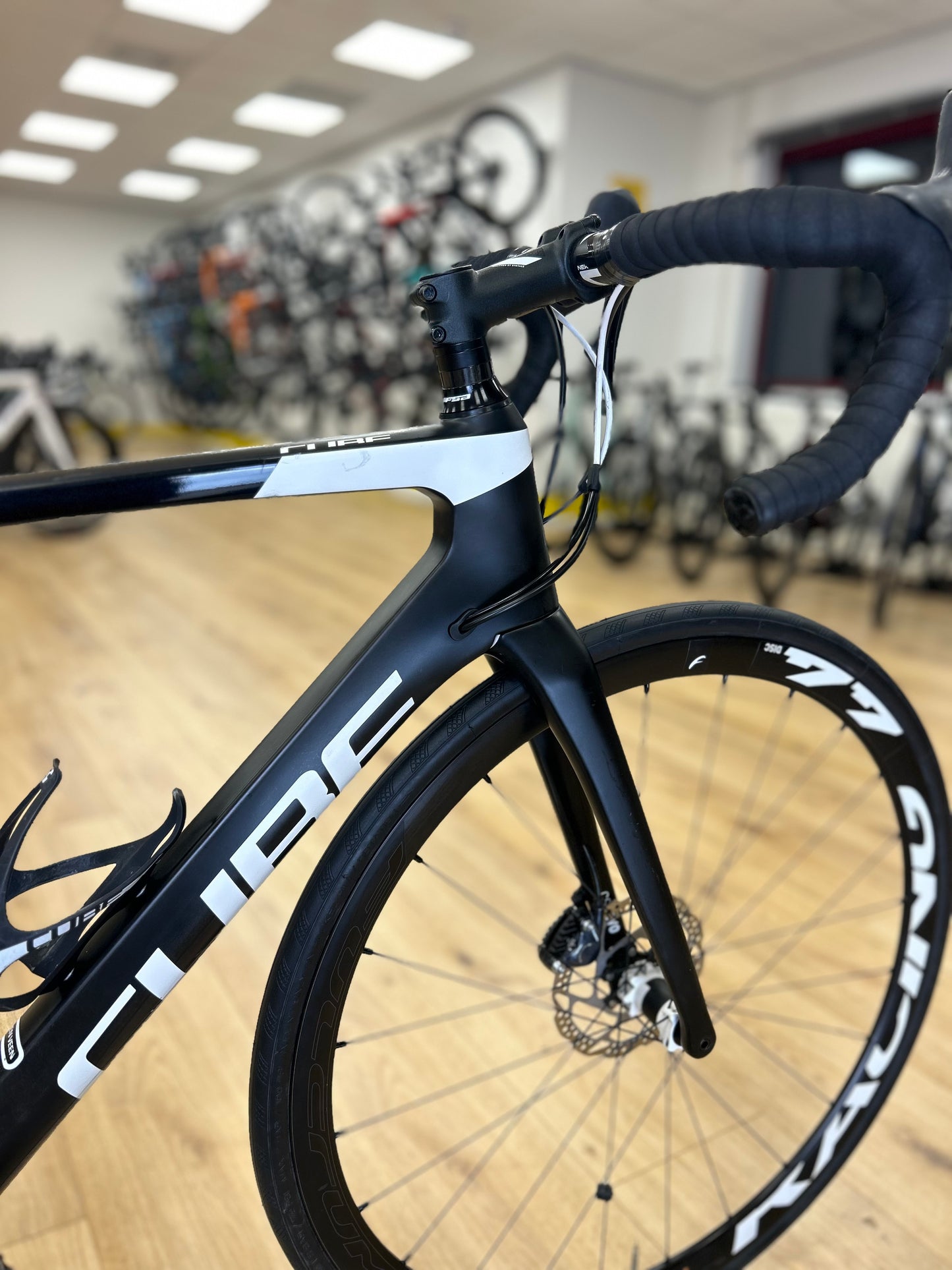 Cube Agree Ultegra Carbon Disc Racefiets