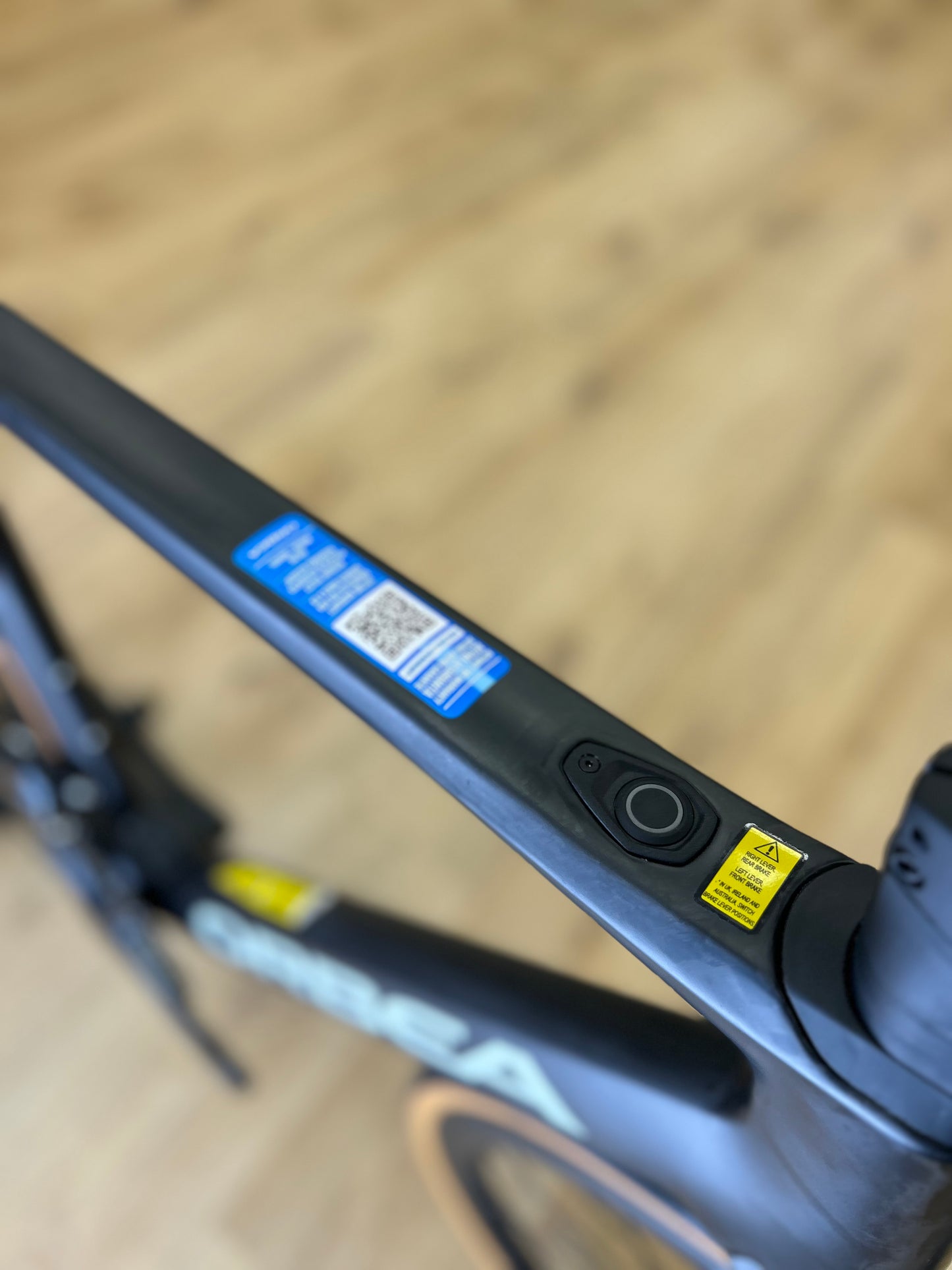 0km Showroom Model Orbea Gain M20 Ultegra Carbon Racing Bike