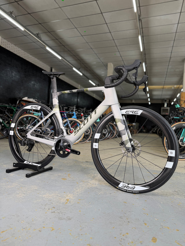 Showroom Model Scott Foil RC30 AXS Carbon Race Bike