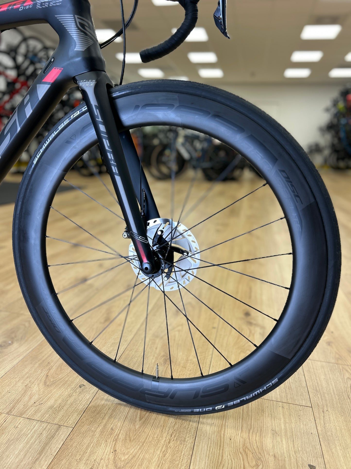SHOWROOM MODEL Sensa Guilia G2 Di2 Carbon Racefiets