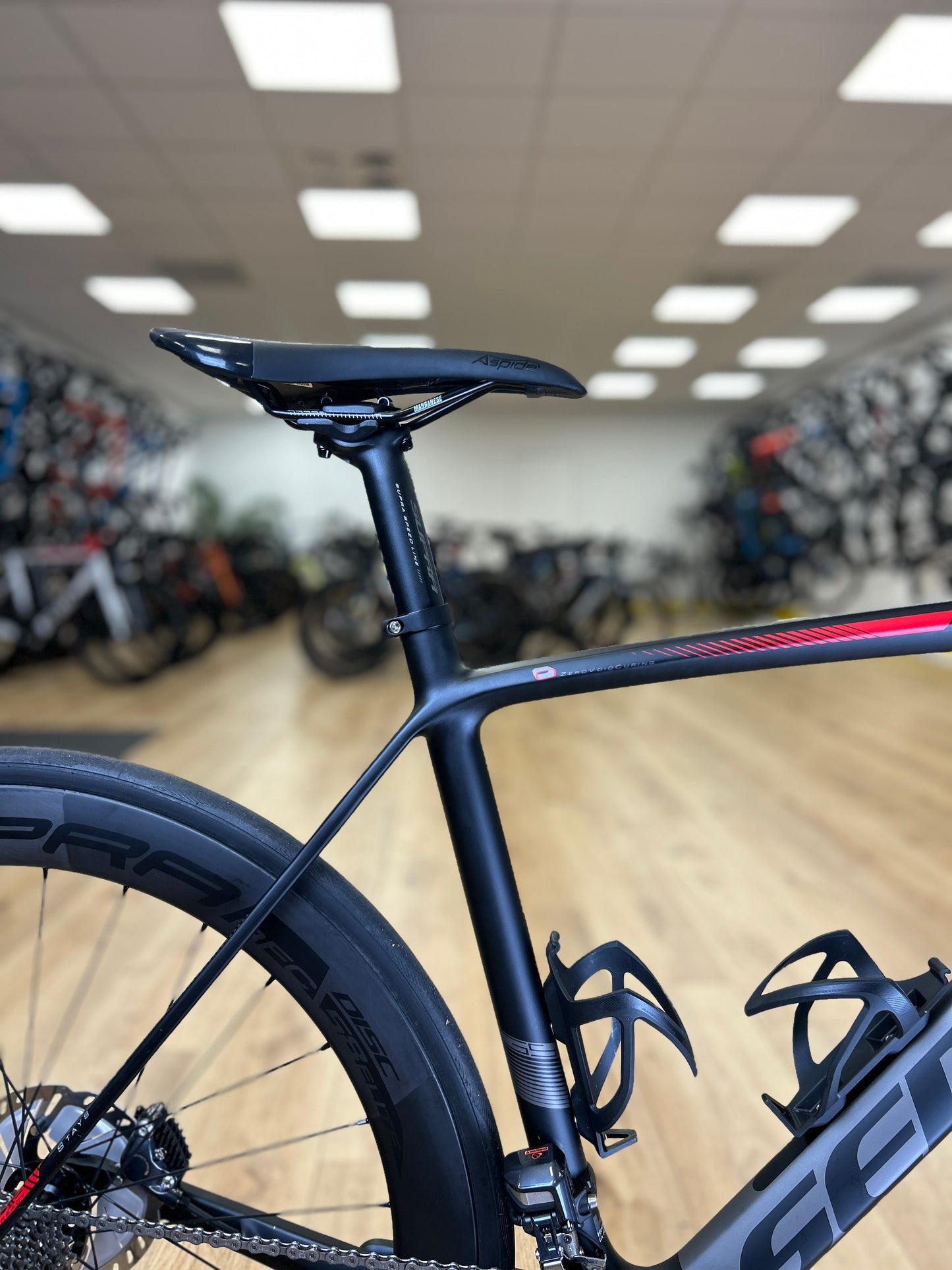 SHOWROOM MODEL Sensa Guilia G2 Di2 Carbon Racefiets