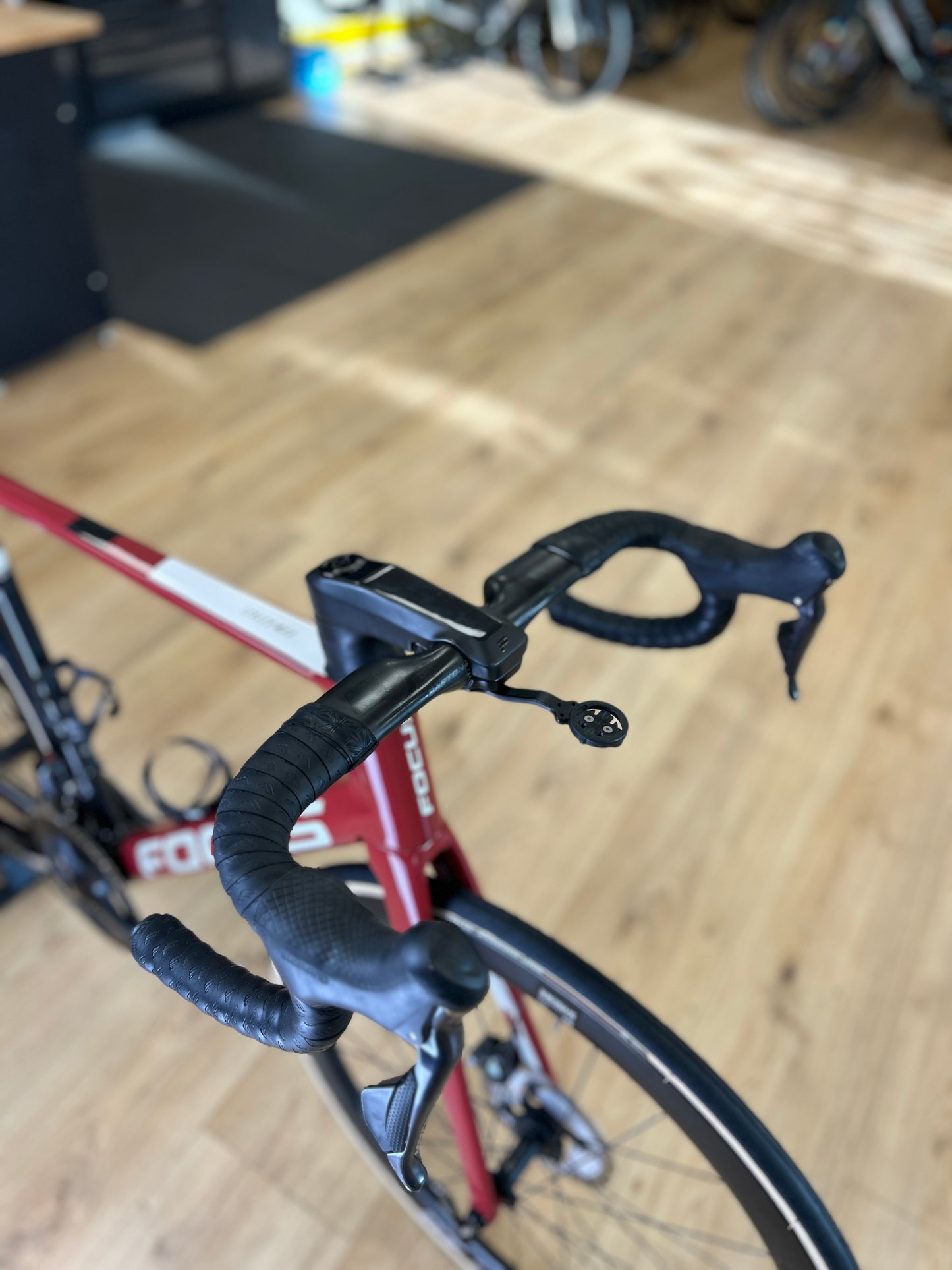 Focus Izalco Max 9.8 Di2 Carbon Racefiets