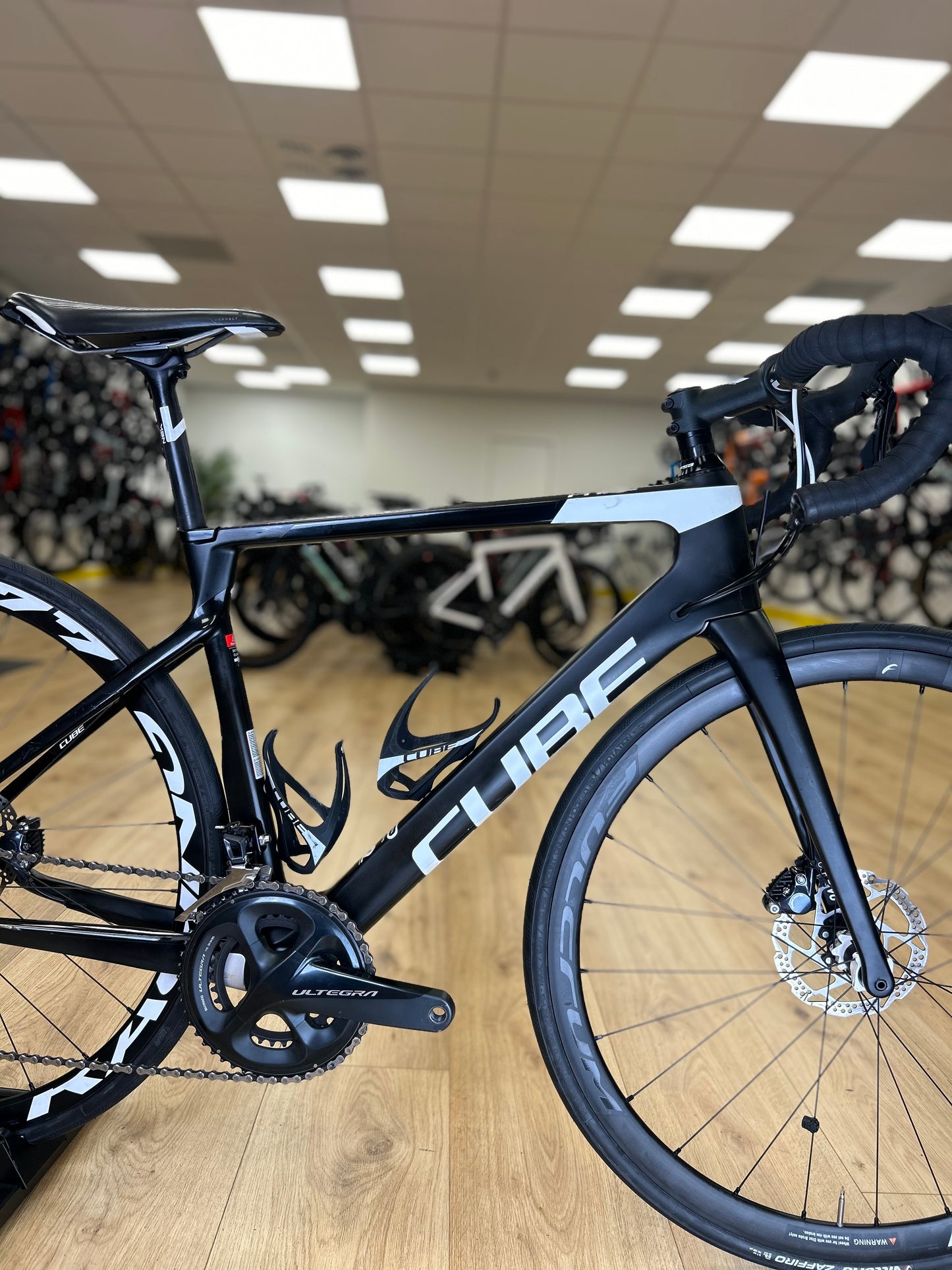 Cube Agree Ultegra Carbon Disc Racefiets