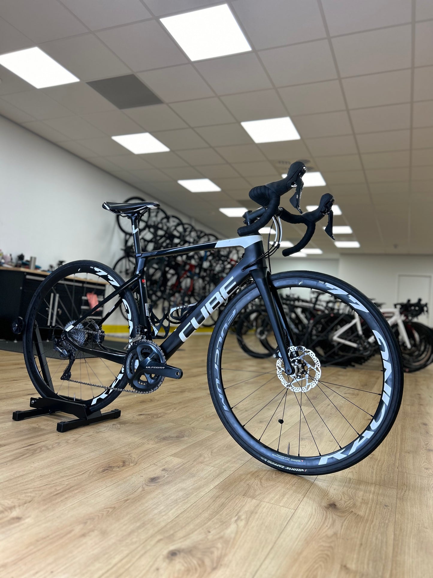 Cube Agree Ultegra Carbon Disc Racefiets