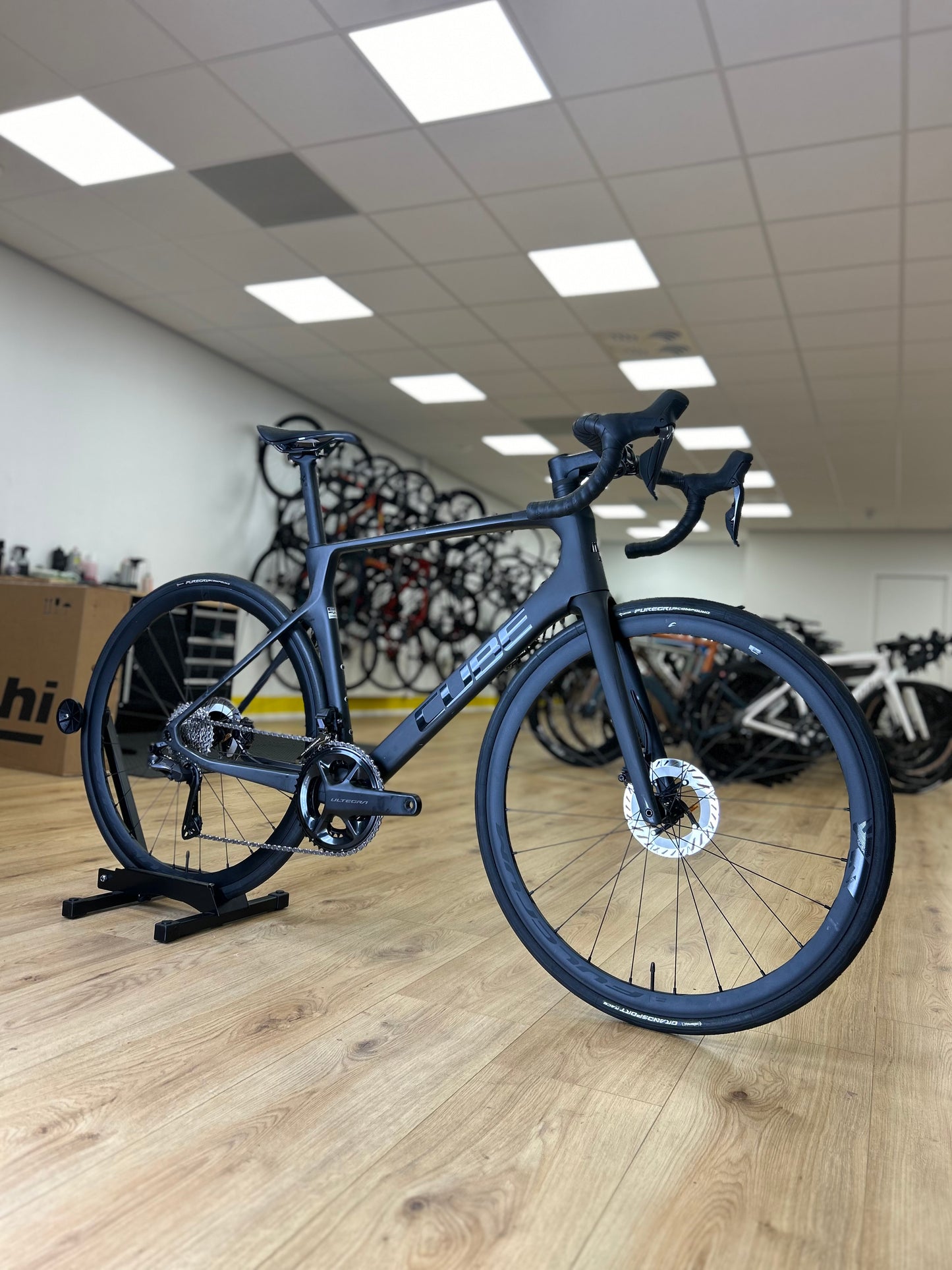200km Cube Agree Di2 Carbon Racefiets