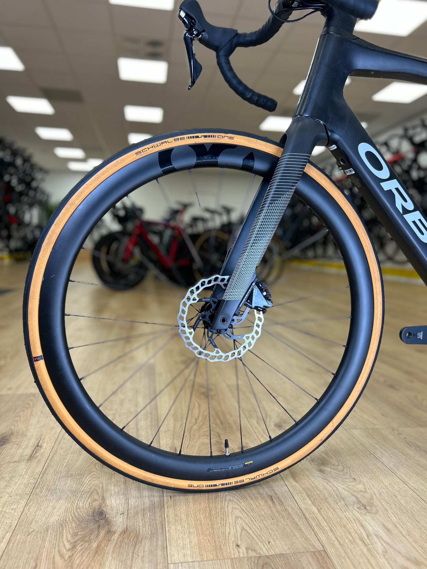 0km Showroom Model Orbea Gain M20 Ultegra Carbon Racing Bike