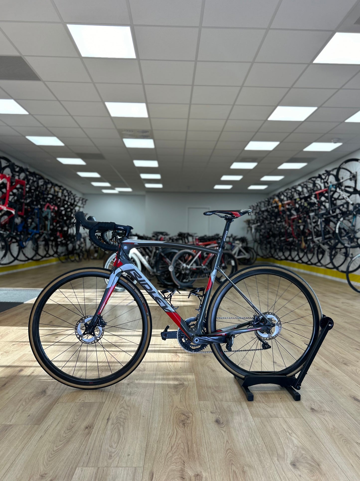 Ridley Fenix Carbon Ultegra Disc Racefiets