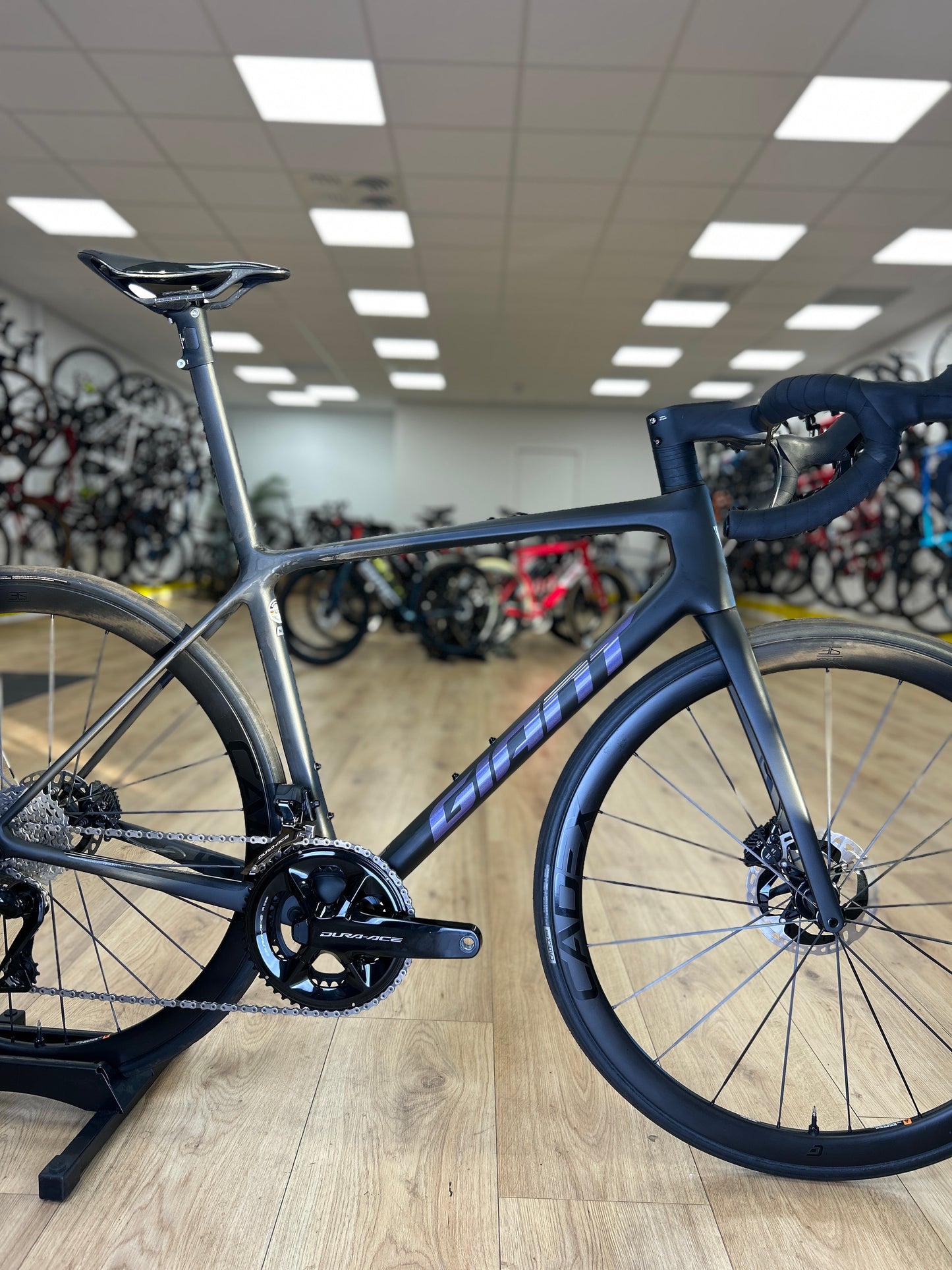 SHOWROOM MODEL Giant TCR Advanced SL Disc 0 Di2 Carbon Racefiets