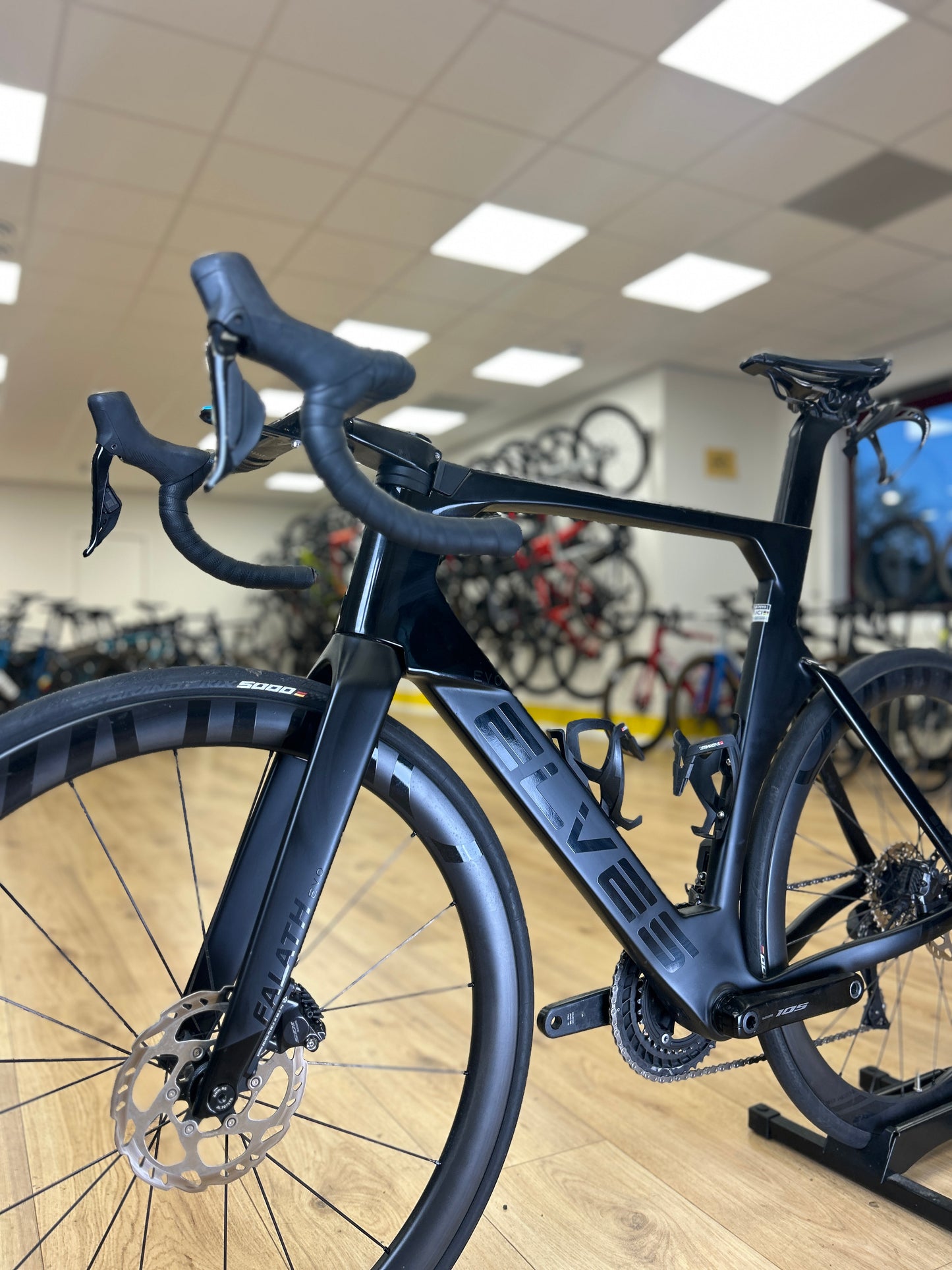 Elves Falath Pro Di2 Carbon Racefiets
