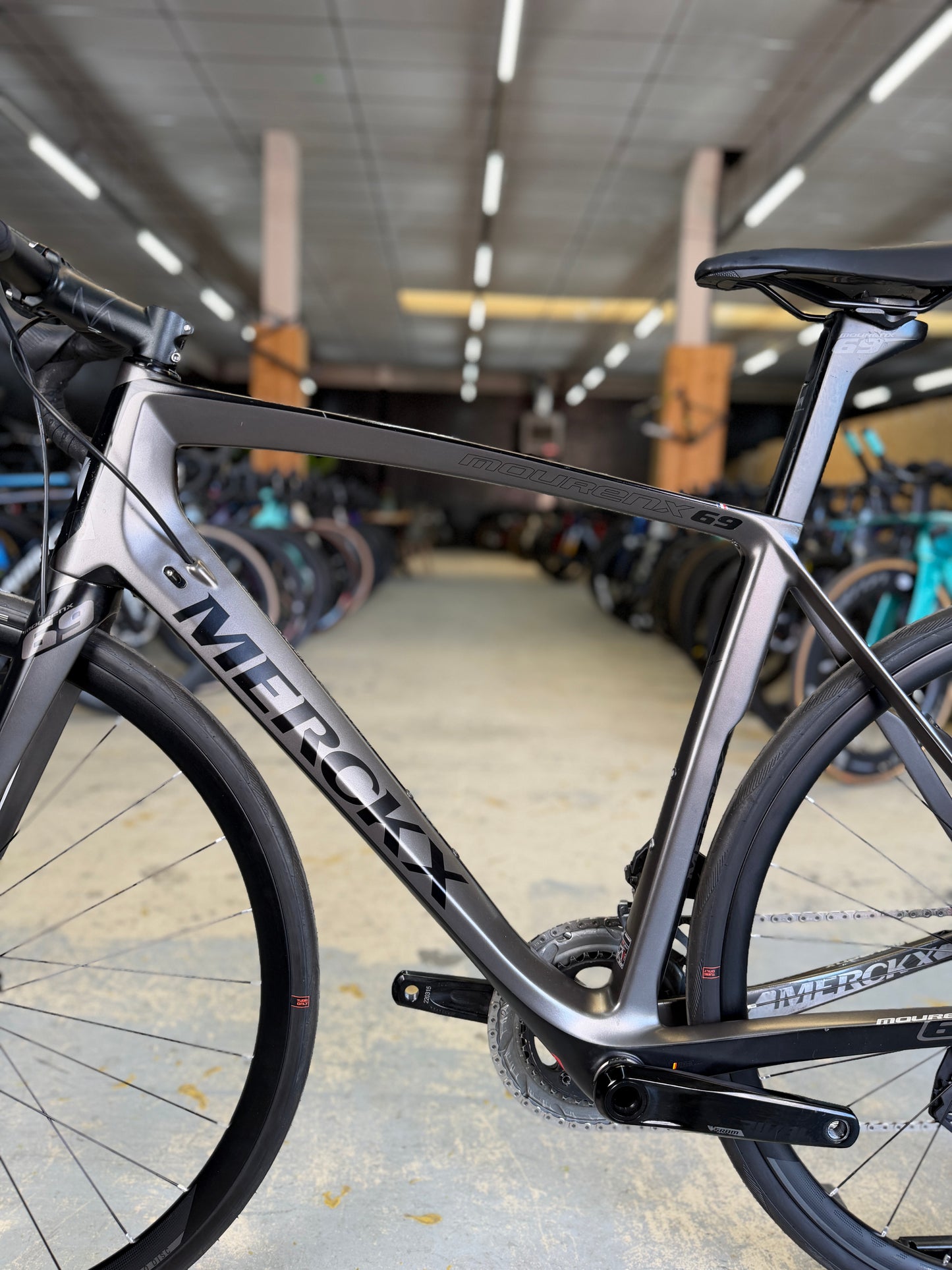 Eddy Merckx Mourenx 69 AXS Carbon Racefiets
