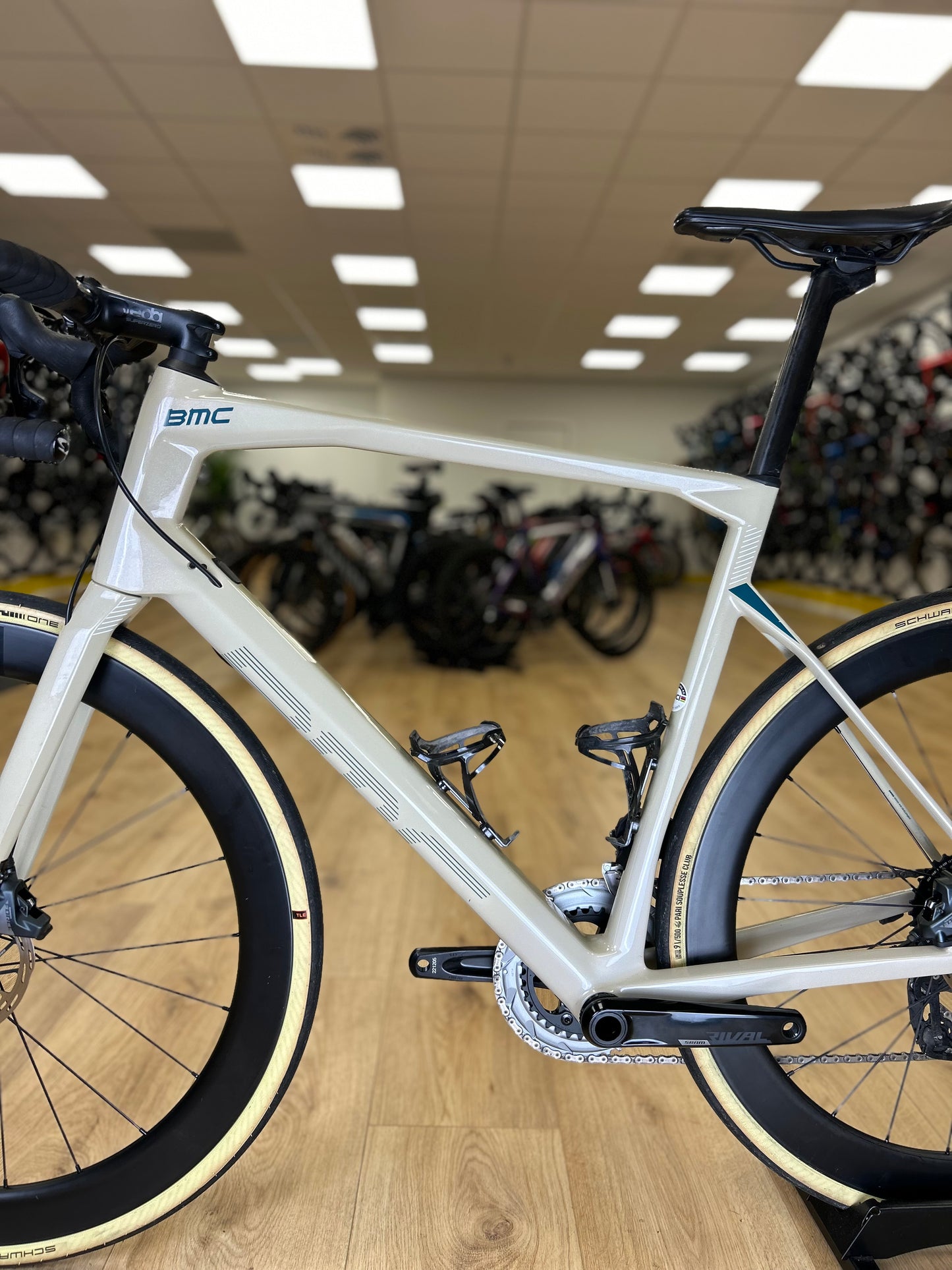 BMC Road Machine AXS Carbon Disc Racefiets