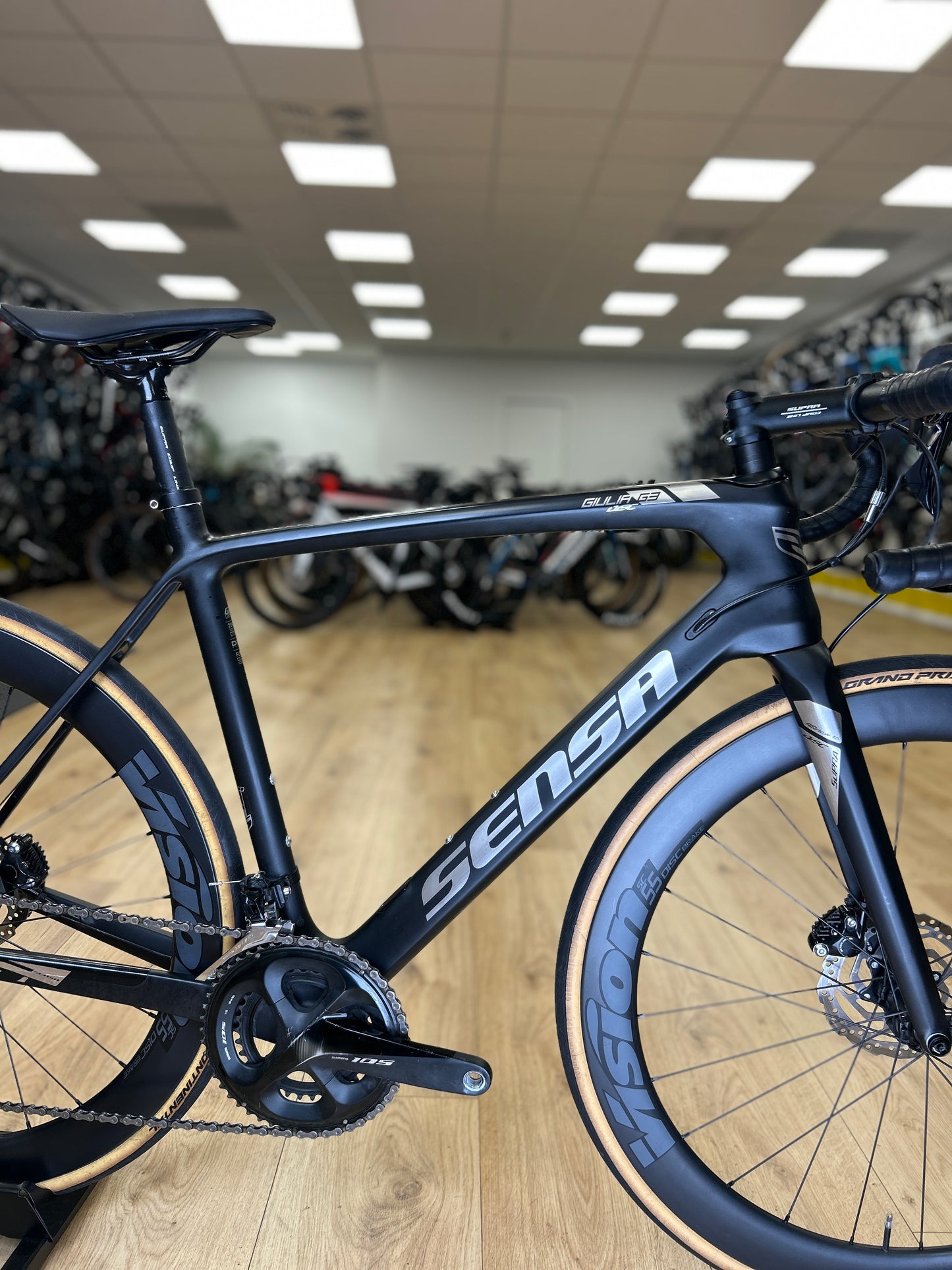 Sensa Giulia Carbon Racefiets