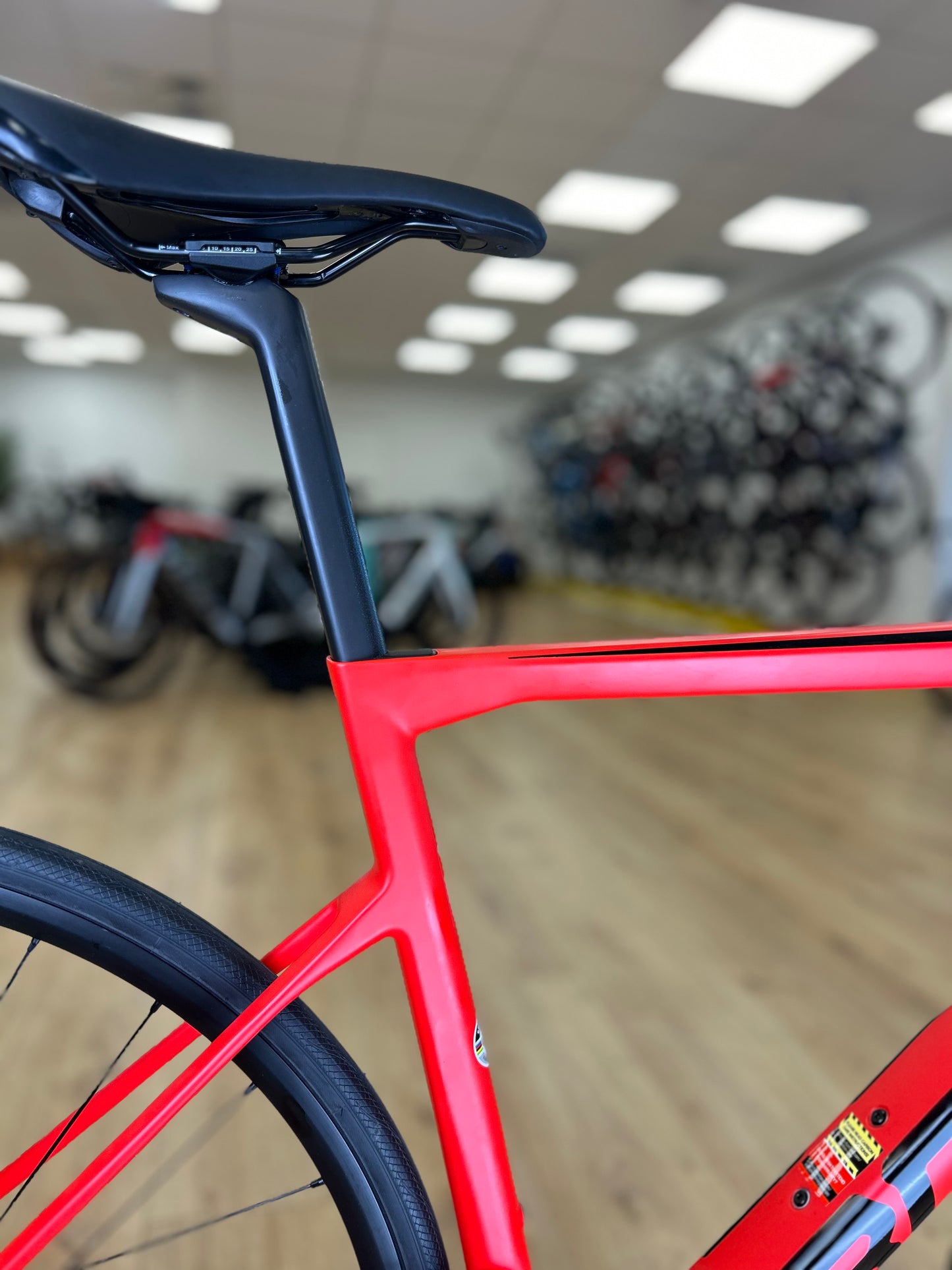 NEW BMC TeamMachine Carbon Disc Racefiets